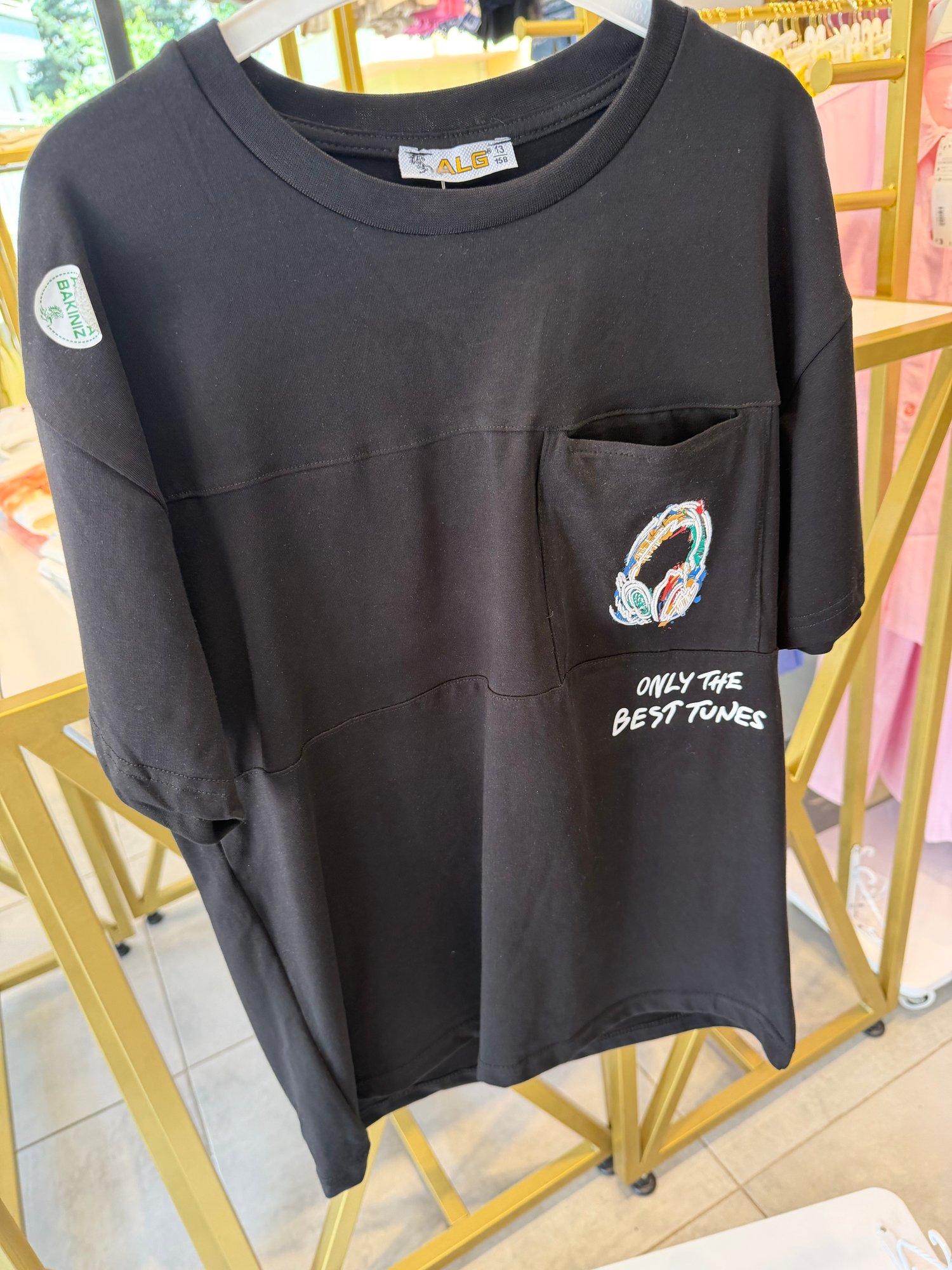 SİYAH SIRT DETAYLI TSHIRT