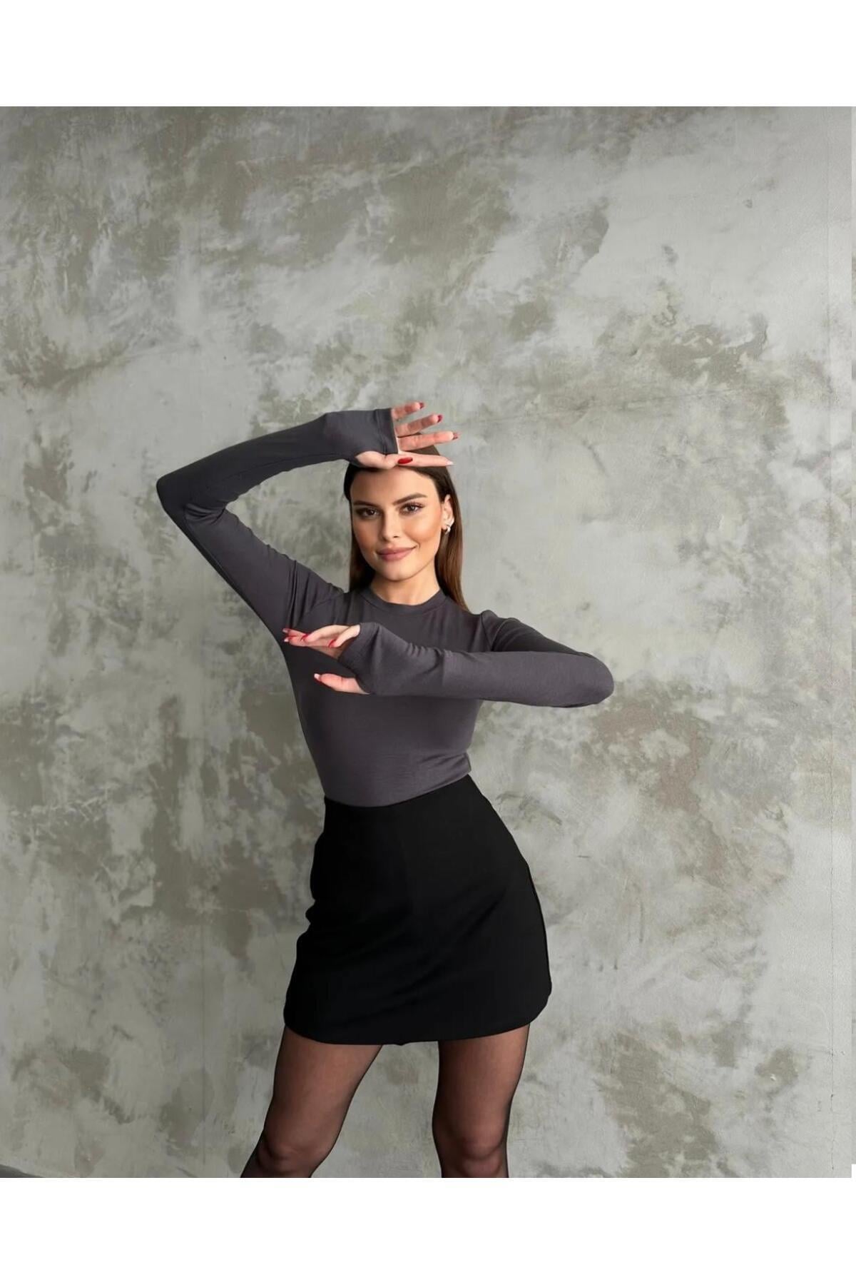 Yumuşak Dokulu Modal Kumaş Antrasit Parmak Geçirmeli Antrasit Bisiklet Yaka Uzun Kol Body