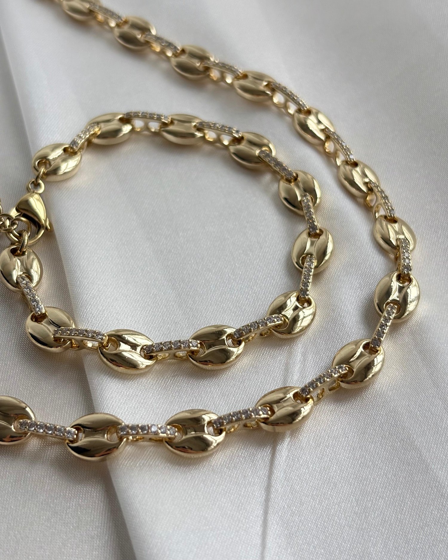 14K Xuping Ara Taşlı Düğüm Model Set