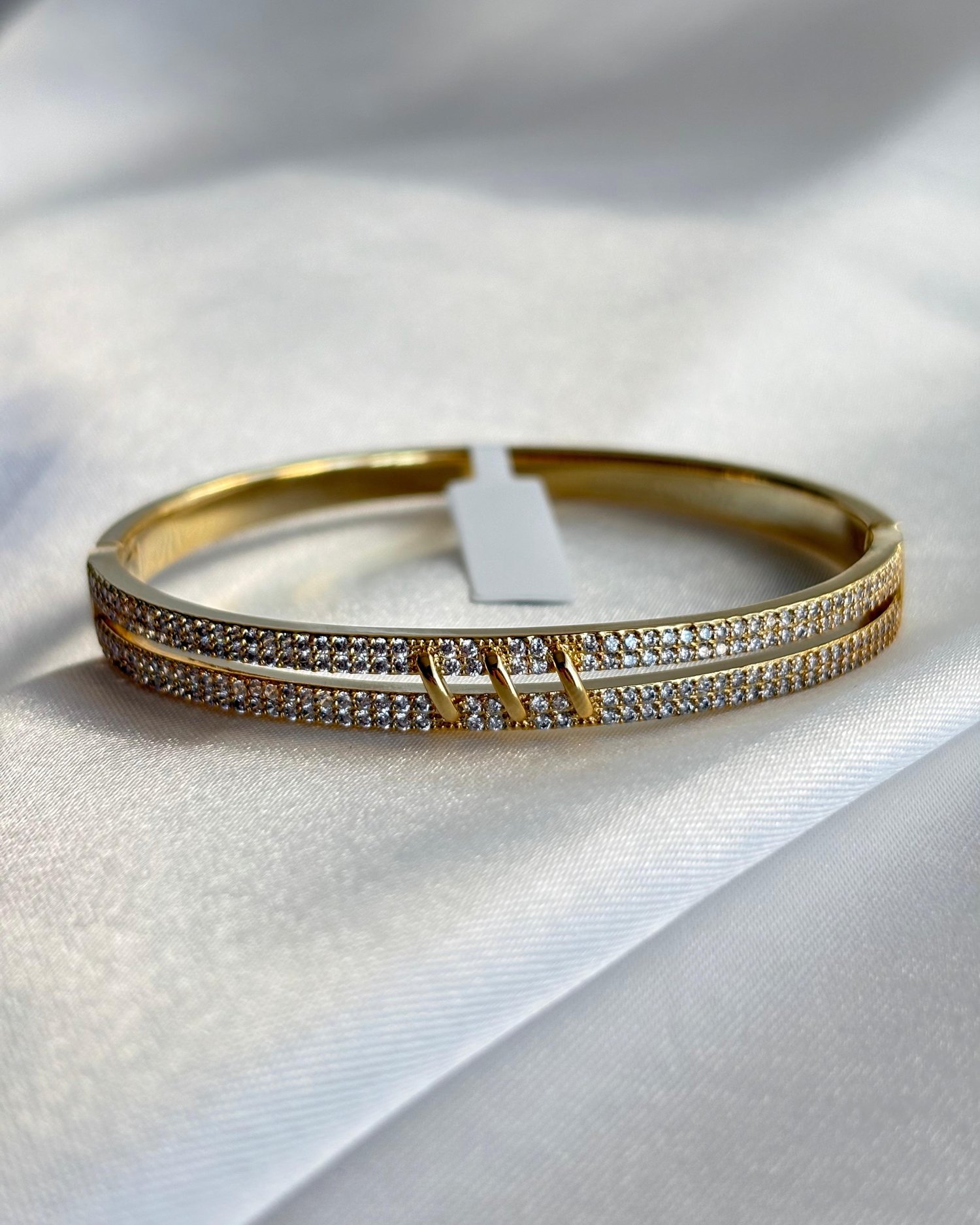 14K Xuping Çift Sıra Zirkon Taşlı Kelepçe