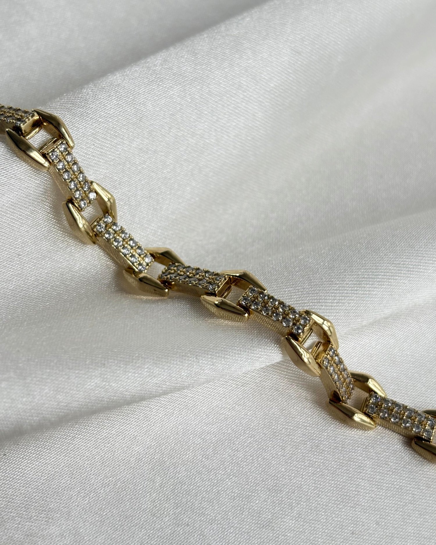 14K Xuping Dikdörtgen Taşlı Minimal Bileklik