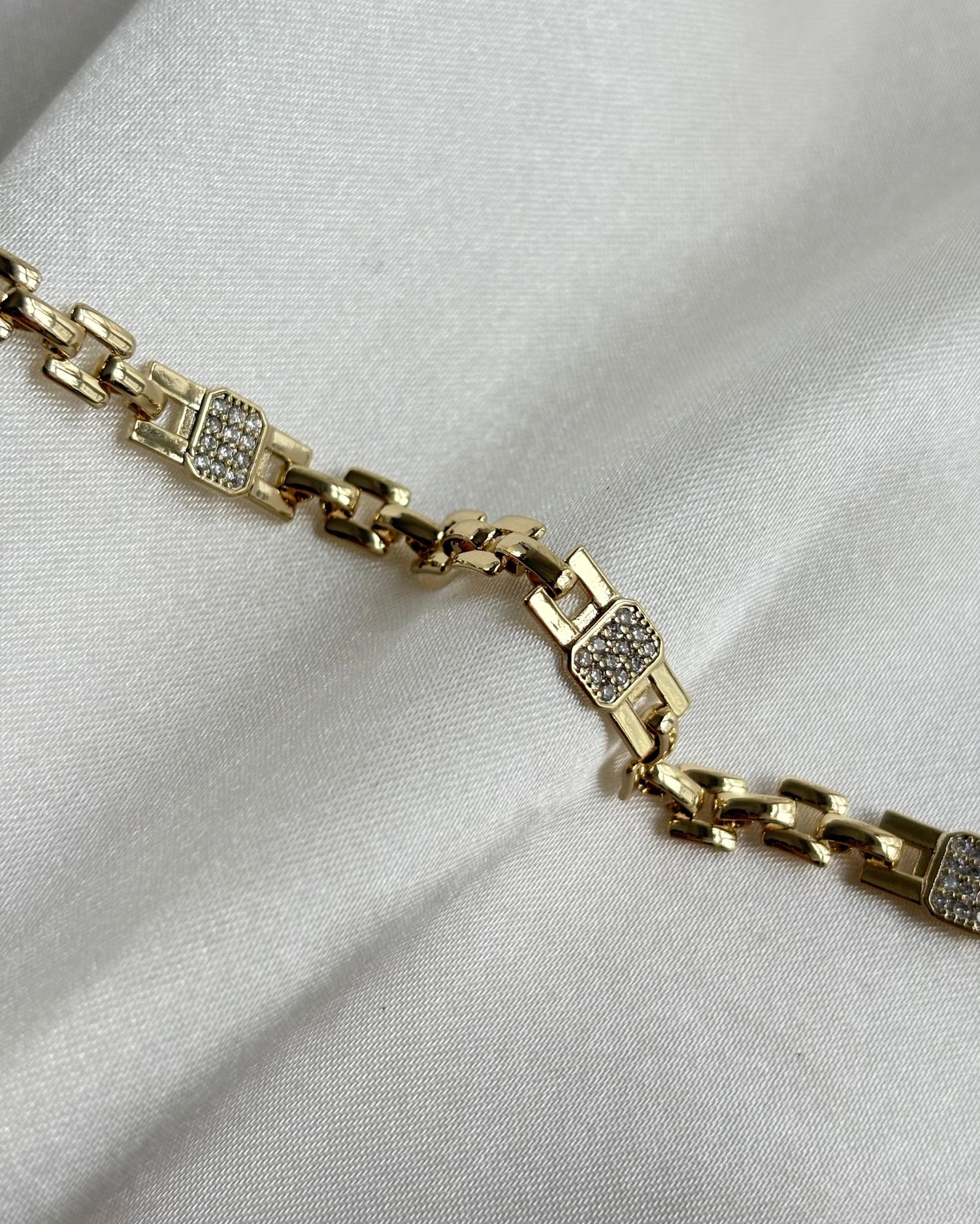 14K Xuping Geometrik Taşlı Minimal Bileklik