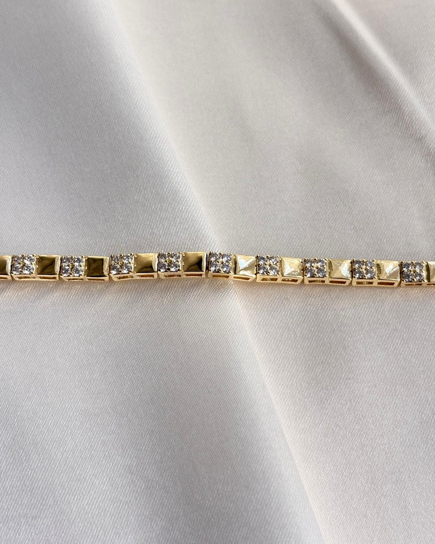 14K Xuping Kare Montür Sıra Taşlı Bileklik