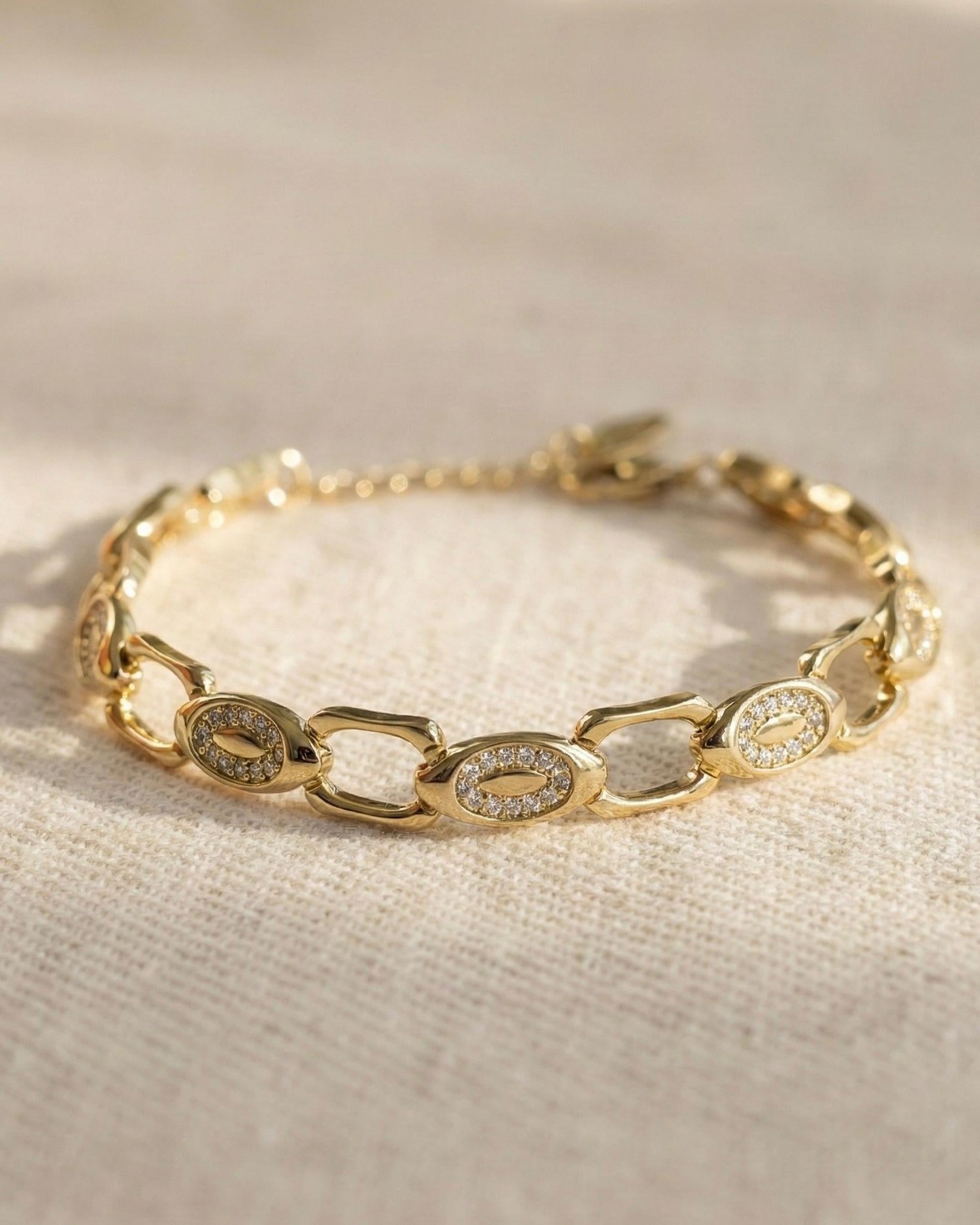 14K Xuping Oval Taşlı Sıra Bileklik