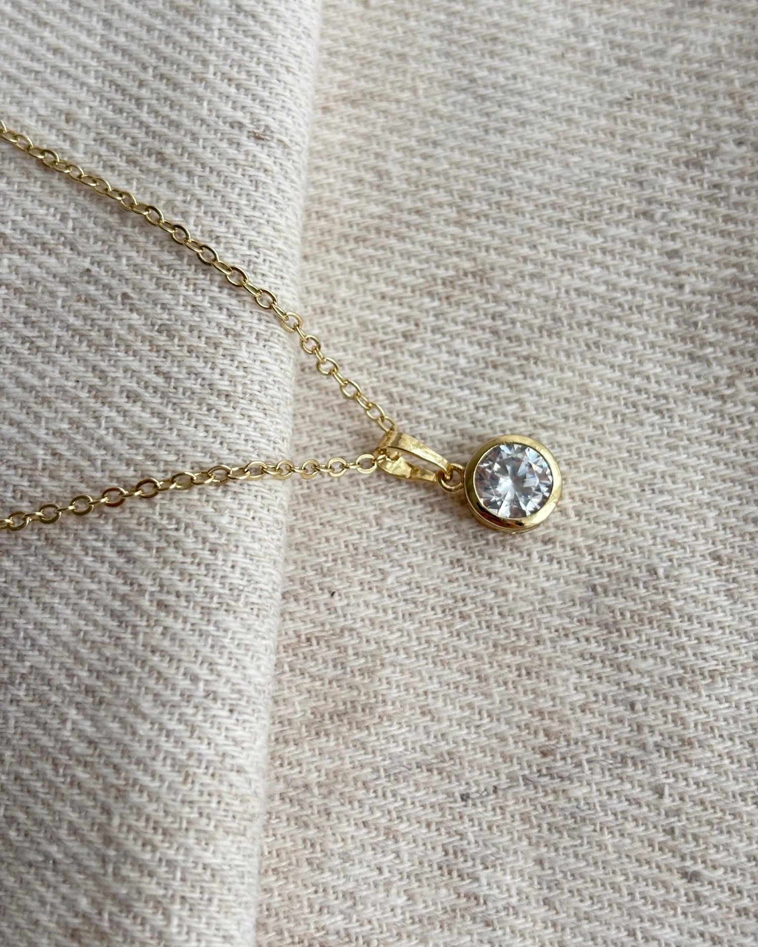 14K Xuping Pırlanta Detay Kolye