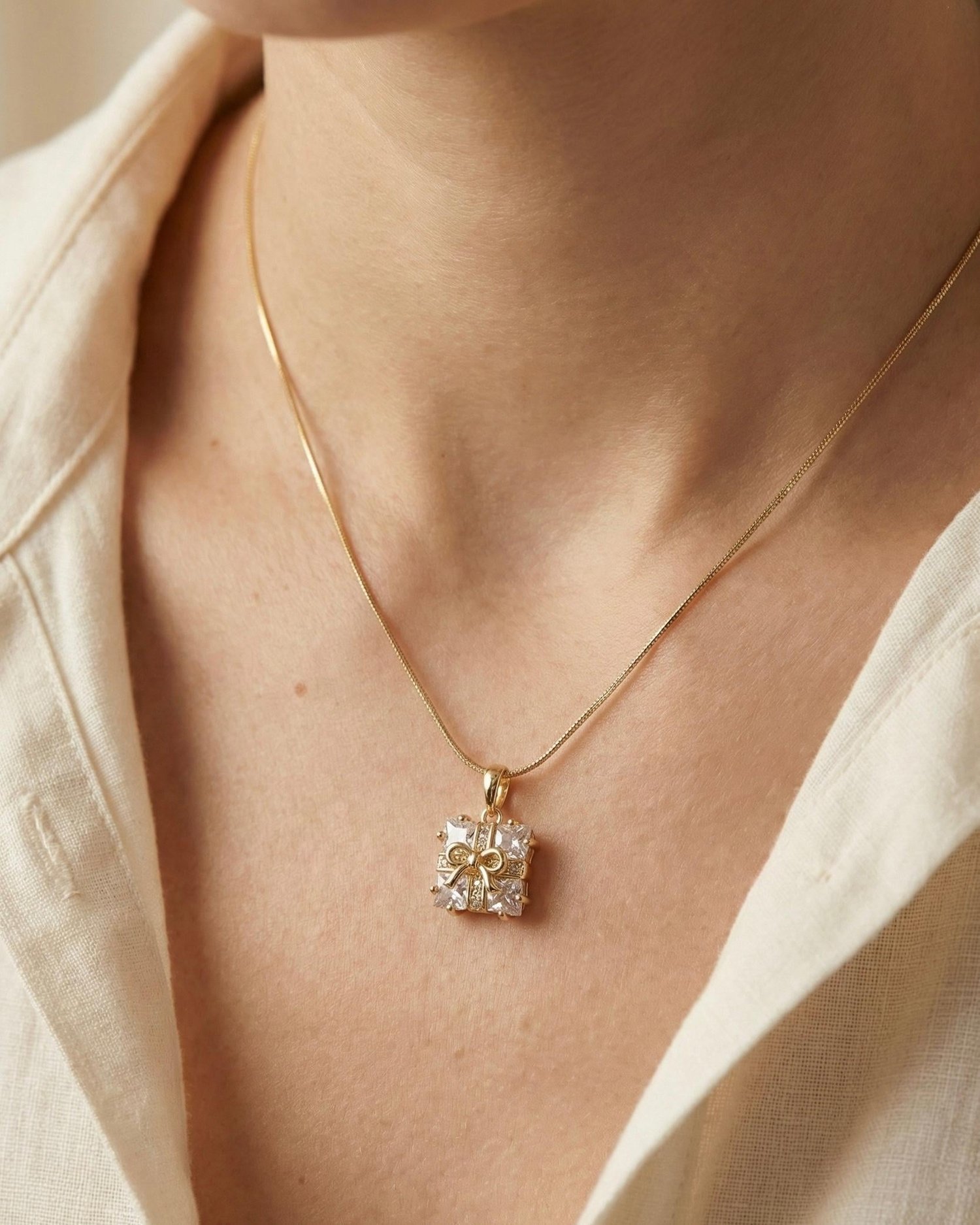 14K Xuping Taşlı Hediye Paketi Kolye