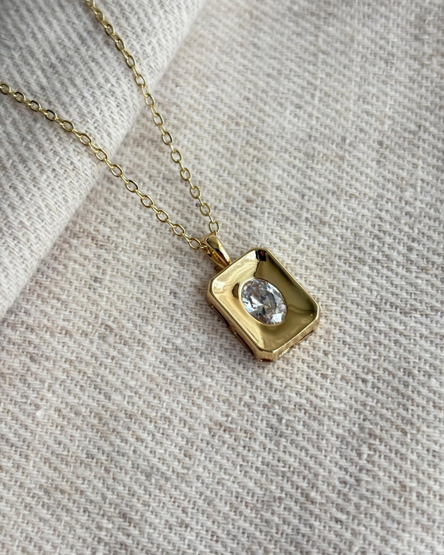 14K Xuping Taşlı Plaka Kolye