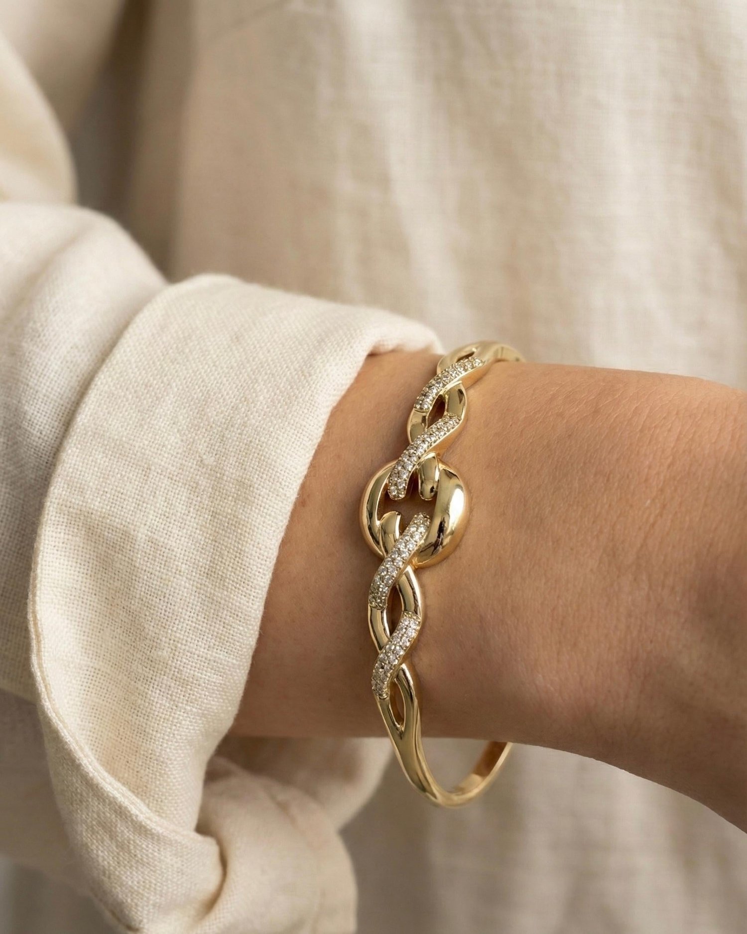 14K Xuping Taşlı Yuvarlak Model Kelepçe