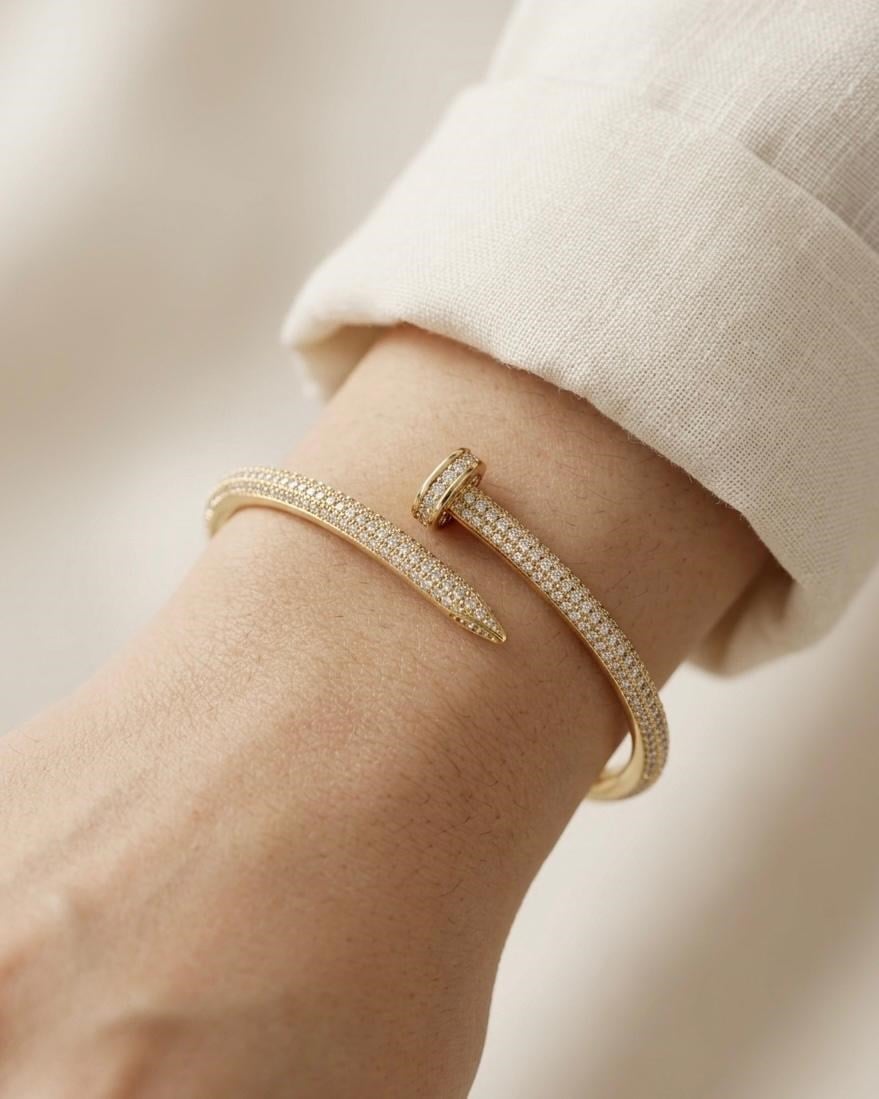 14K Xuping Zirkon Çivi Model Kelepçe