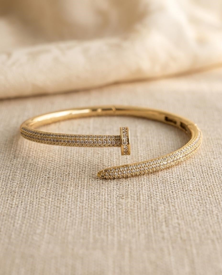14K Xuping Zirkon Çivi Model Kelepçe