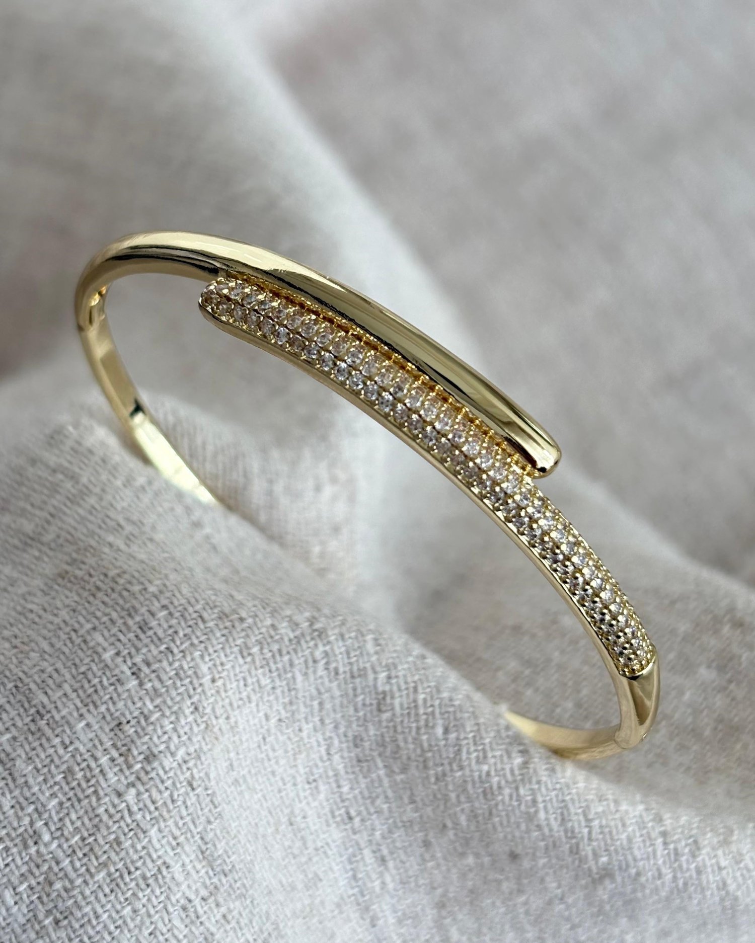 Xuping Aryn Zirkon Gold Kelepçe