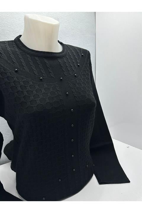 KABARTMA DESENLİ TAŞ DETAYLI NORMAL KALIP TRİKO KIŞLIK KADIN ANNE KAZAK