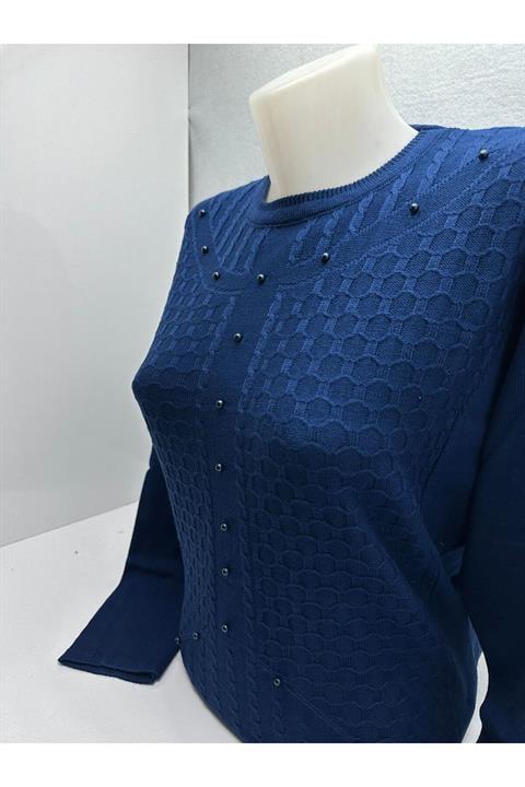 KABARTMA DESENLİ TAŞ DETAYLI NORMAL KALIP TRİKO KIŞLIK KADIN  KAZAK