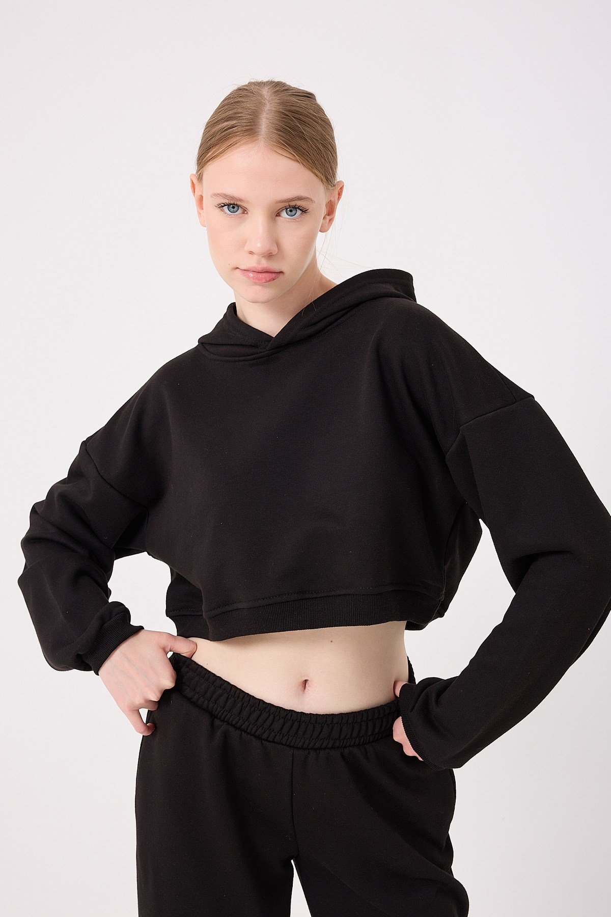 cropkapson_siyahkadin-crop-kapsonlu-uc-0555f9.jpg