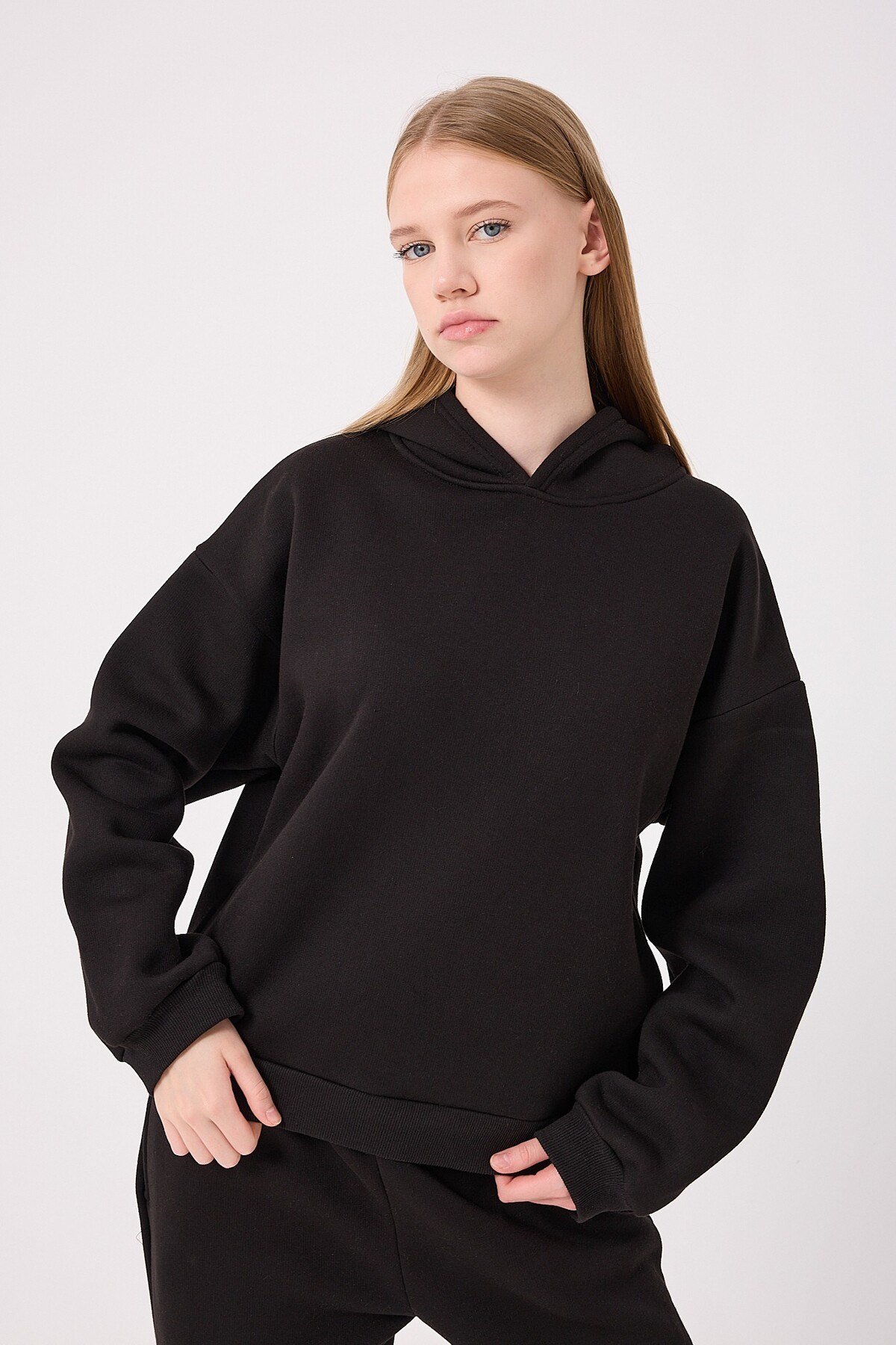overkapson_siyahkadin-oversize-kapsonl-1-ebcb.jpg