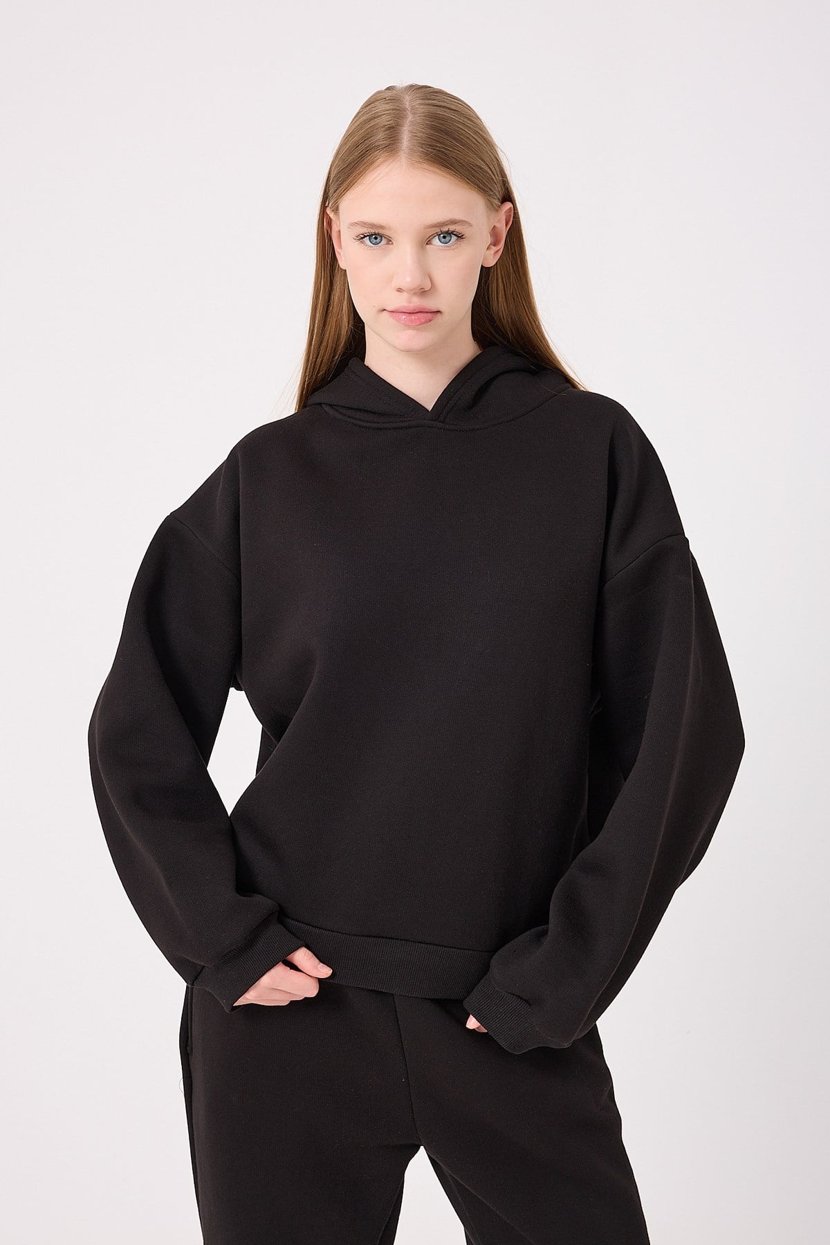 overkapson_siyahkadin-oversize-kapsonl-53b399.jpg