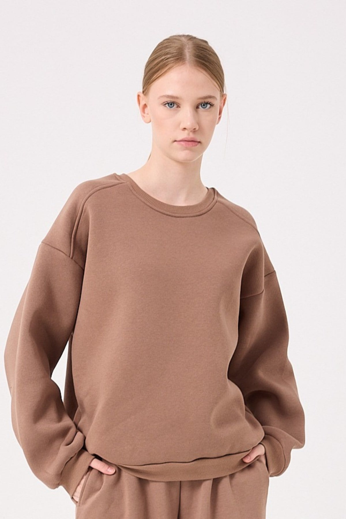 overswtshrt_kahverengikadin-oversize-u-479b-b.jpg