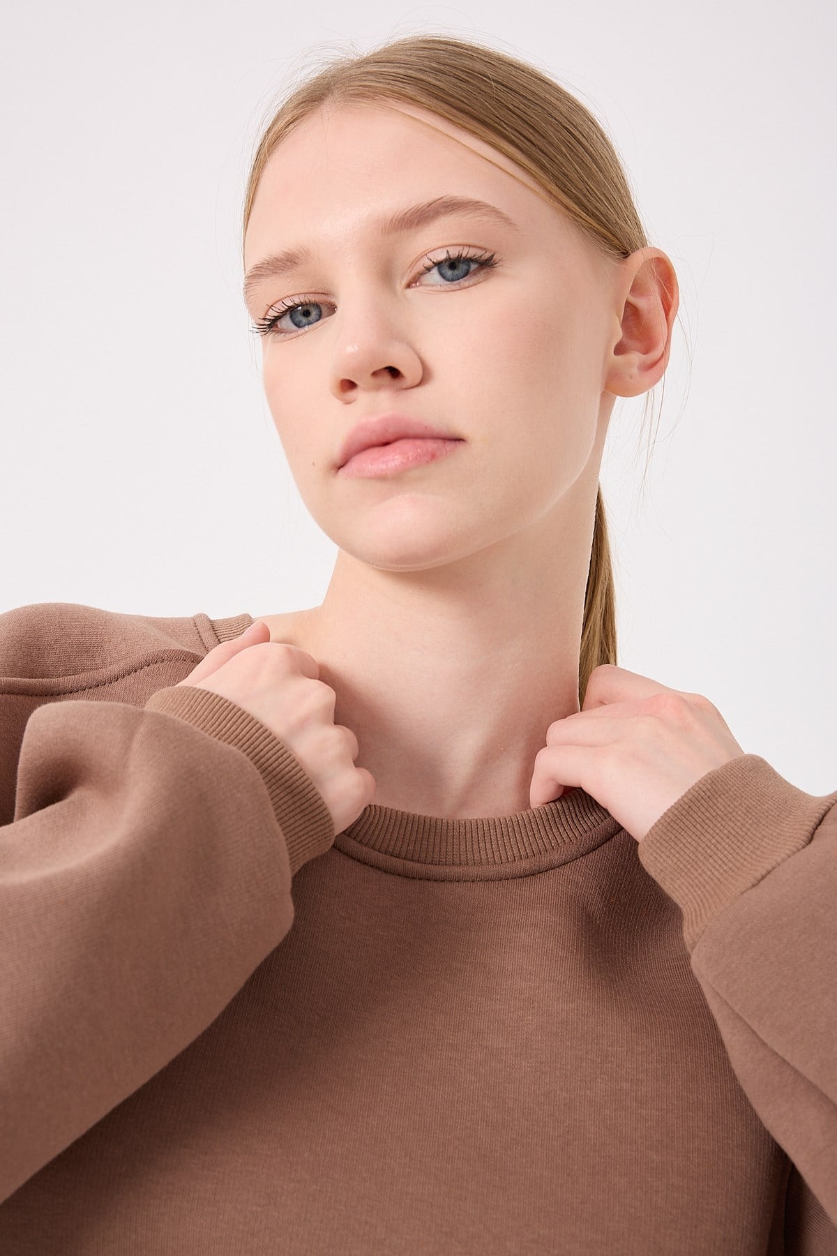overswtshrt_kahverengikadin-oversize-u-abe346.jpg