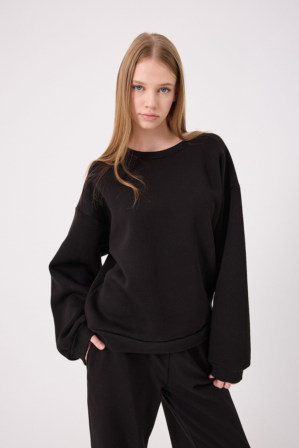 overswtshrt_siyahkadin-oversize-uc-ipl-4f6f-a.jpg