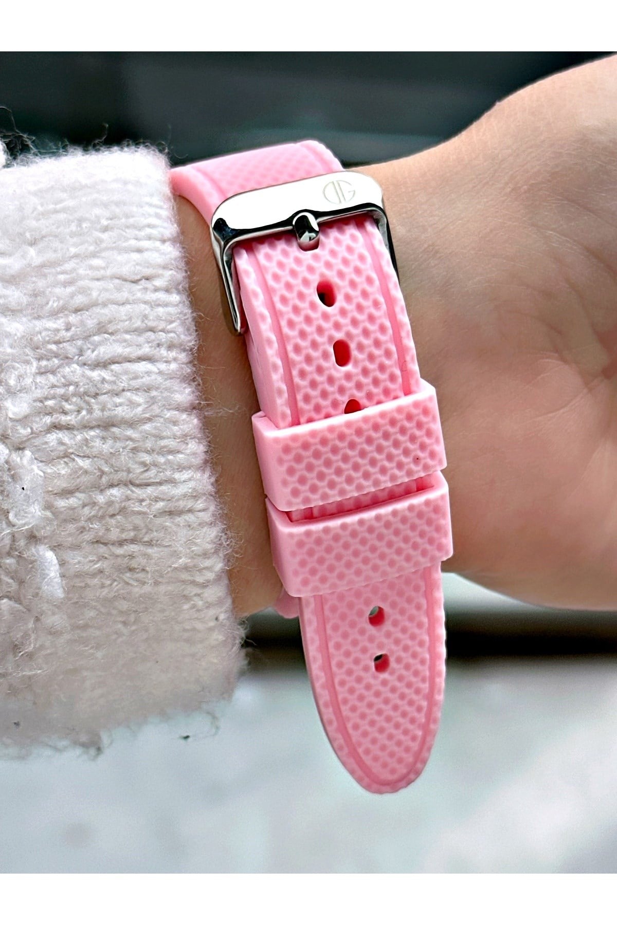 Özel Tasarım Pembe Renk 3 ATM Miyota Mekanizmalı Soft Touch Silikon Kordon Unisex Kol Saati 8688DG