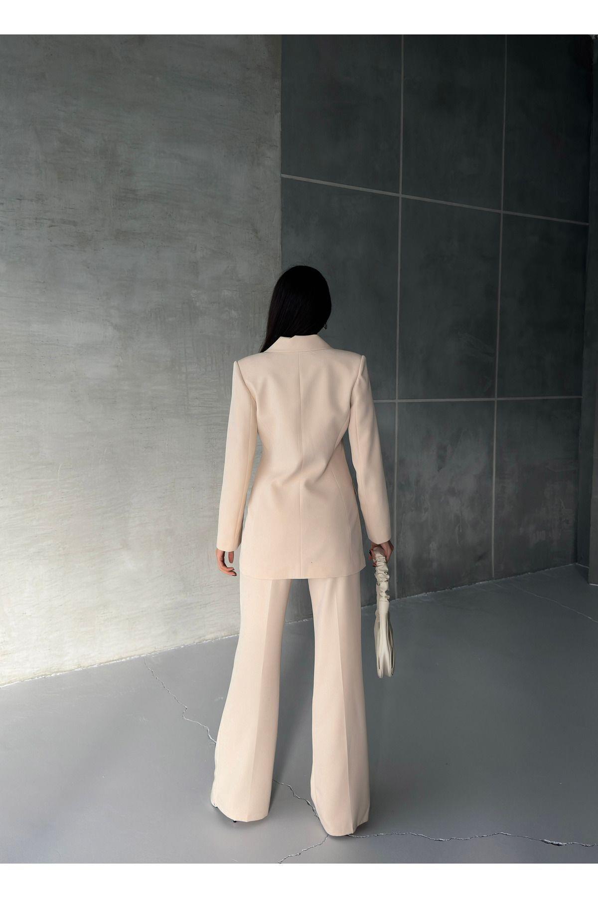 ÇİFT DÜĞMELİ BLAZER TAKIMI