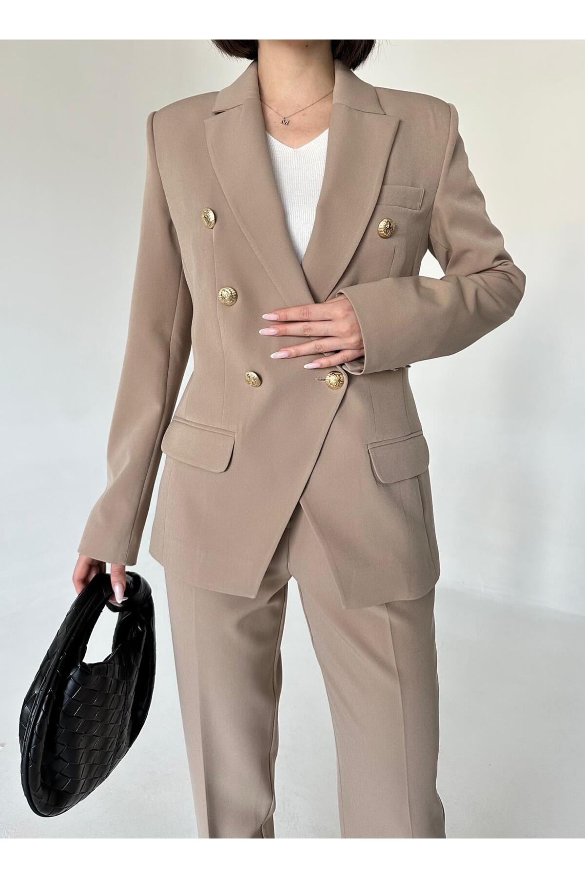 METAL DÜĞMELİ BLAZER İKİLİ TAKIM