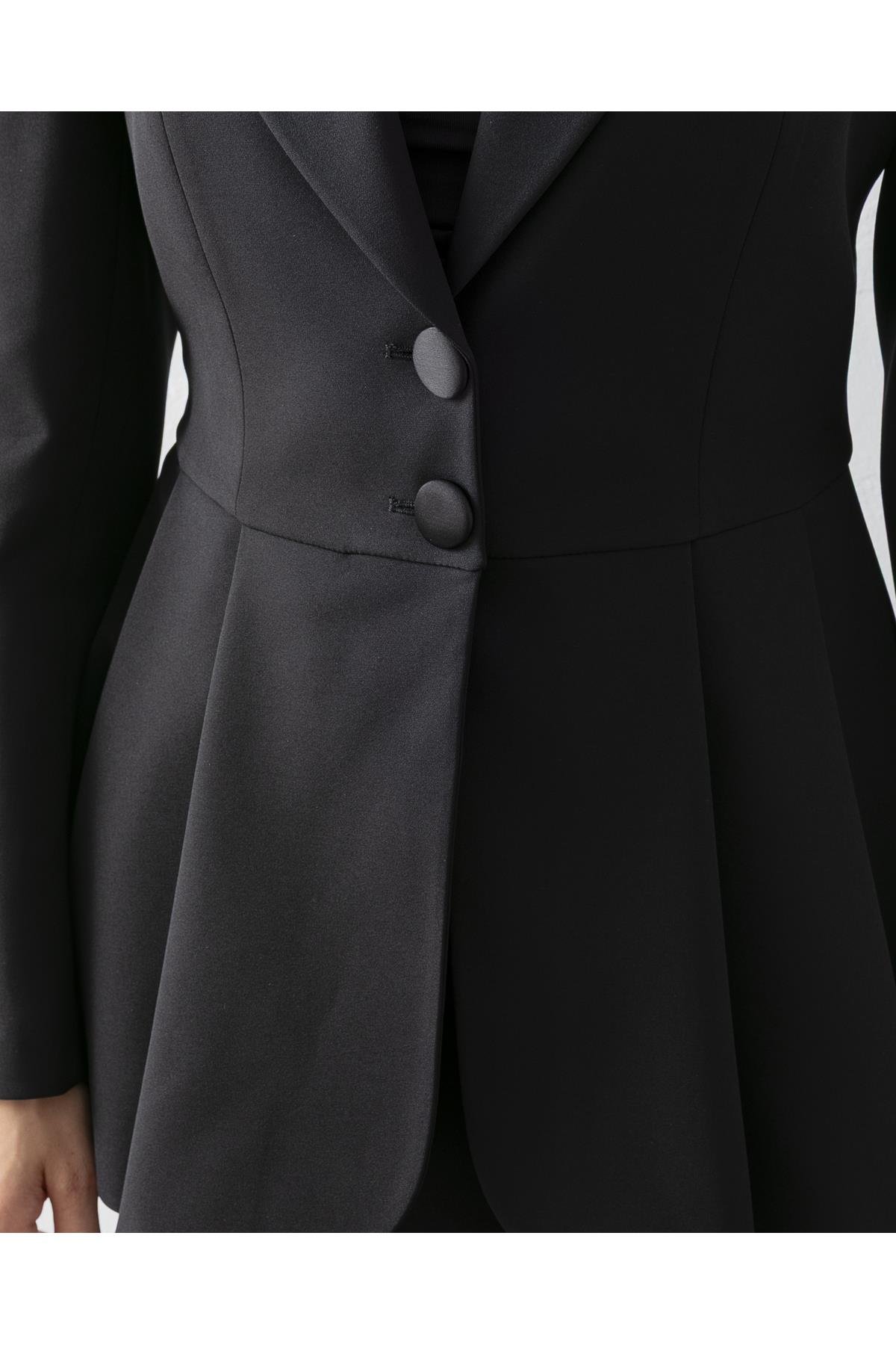 Volanlı Blazer Etekli İkili Takım