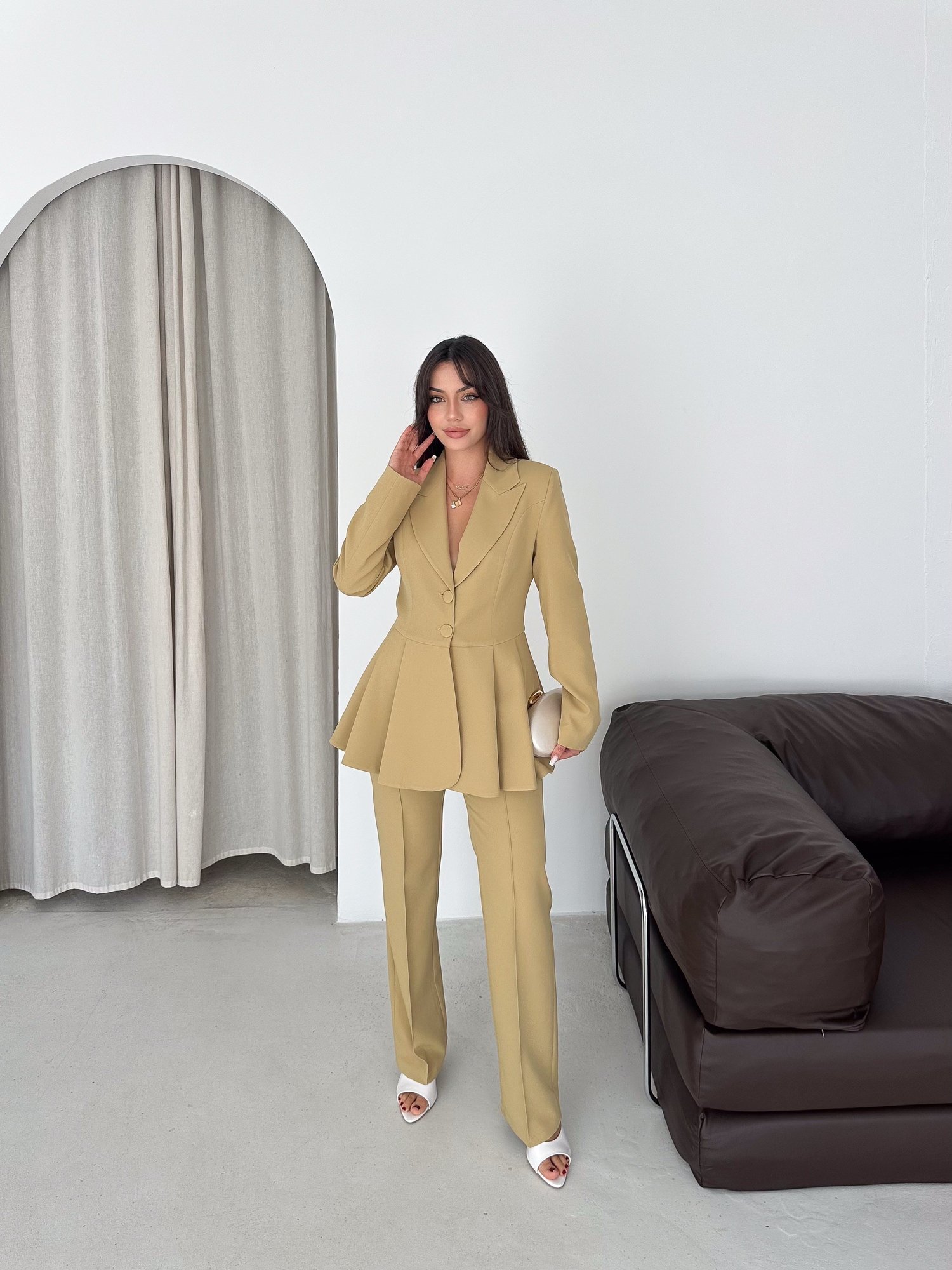 Volanlı Blazer İkili Pantolonlu Takım