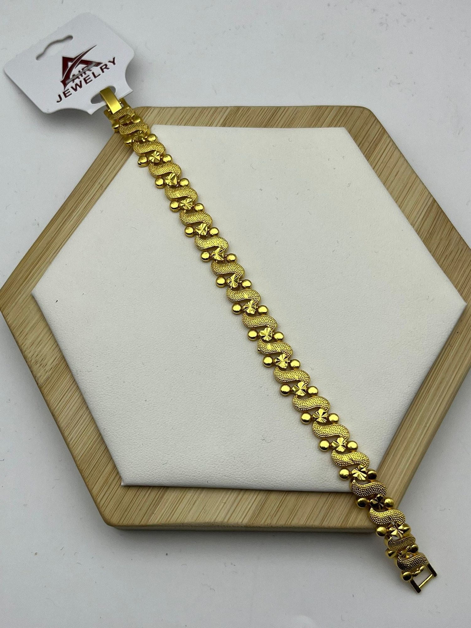26_22kb10- Xuping Dalga Desenli Gold Altın Kaplama Bileklik