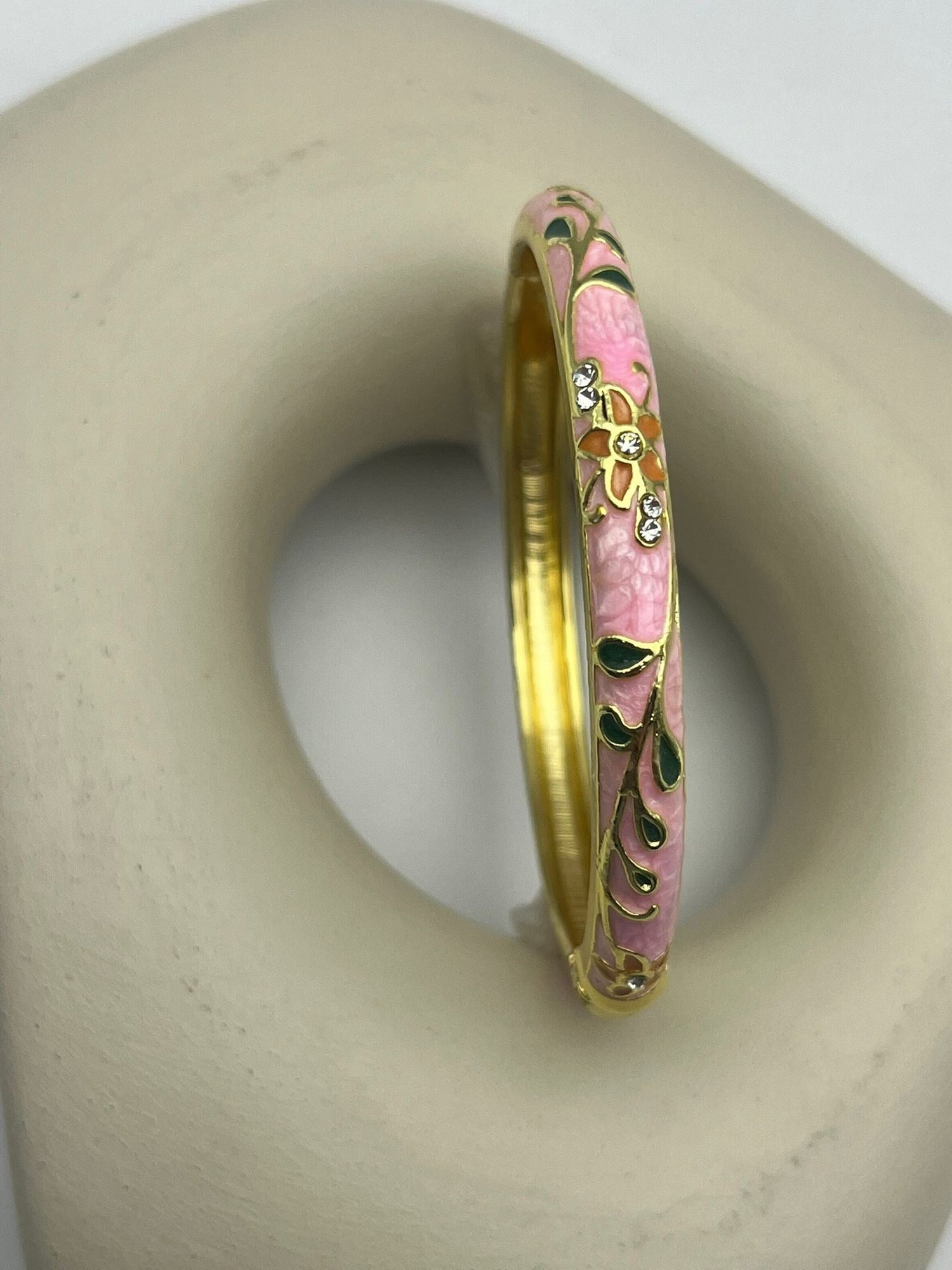 26_22kb36 - Altın Kaplama İşlemeli Yaprak Bileklik