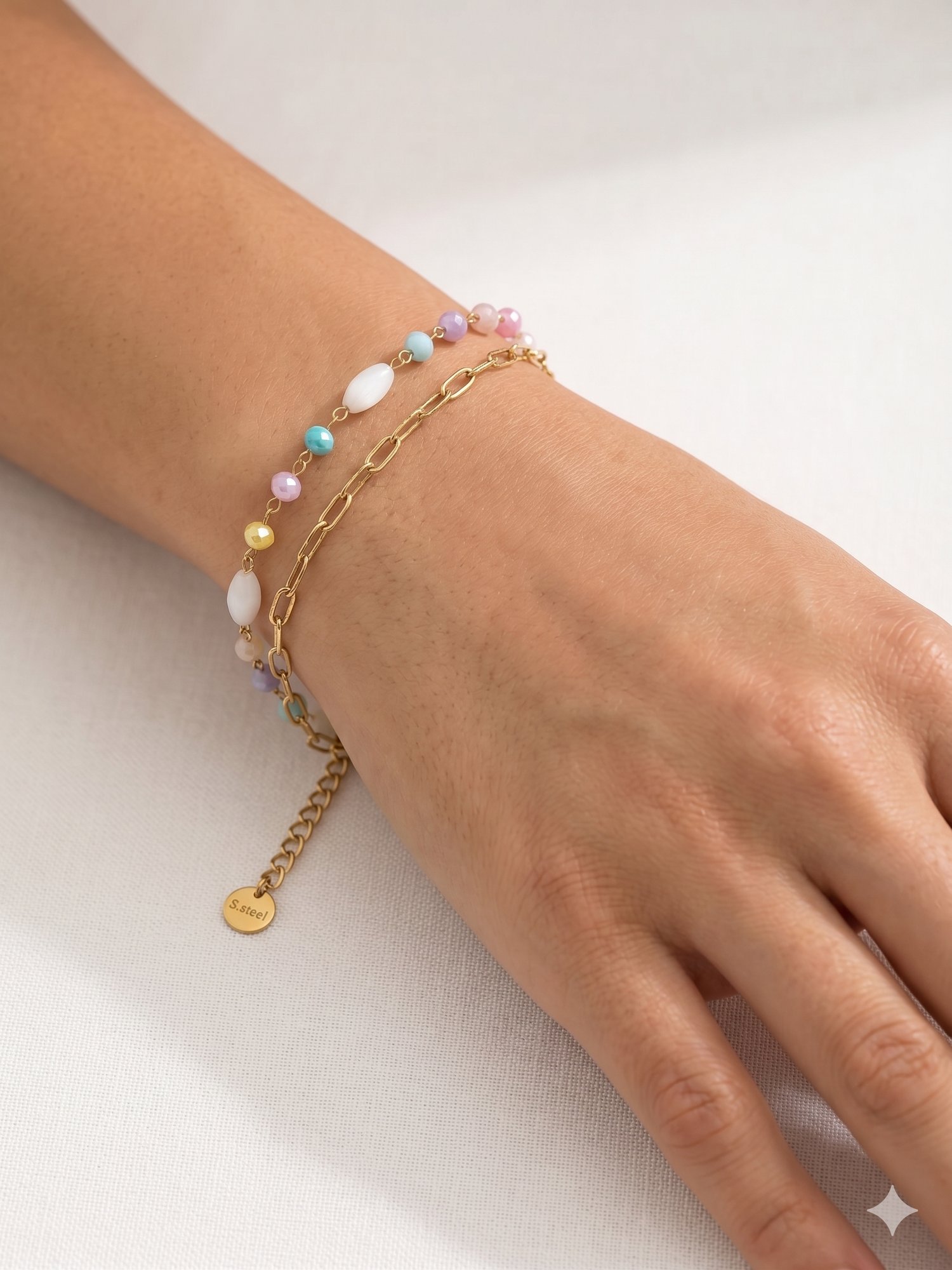 26blk39 - Pastel Boncuklu Gold Çelik Bileklik