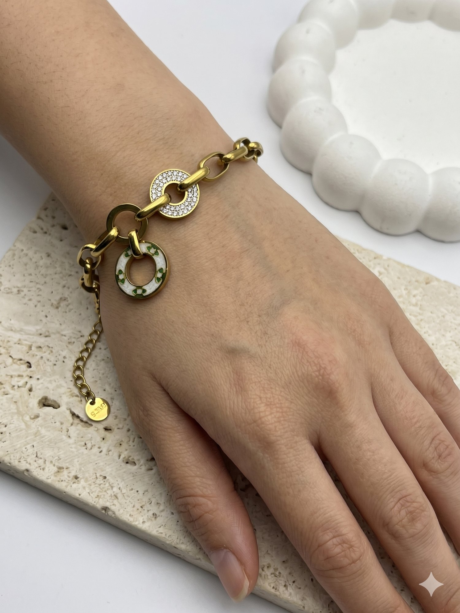 26blk46 -Halka Charm Detaylı Gold Çelik Bileklik