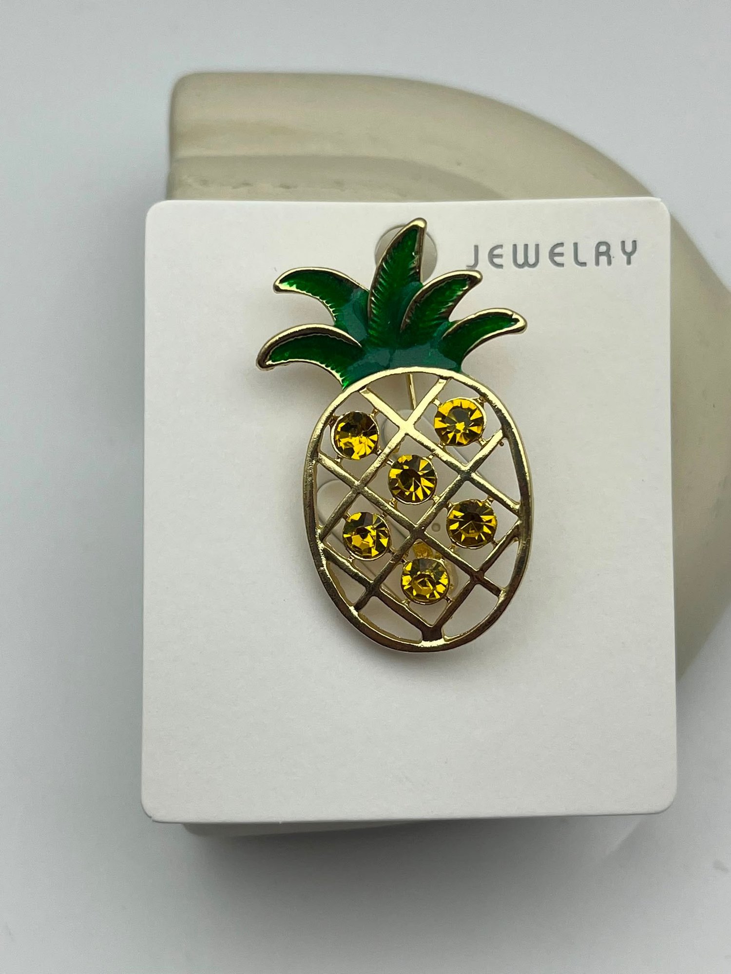 26brs73- VİP ananas taşlı broş 