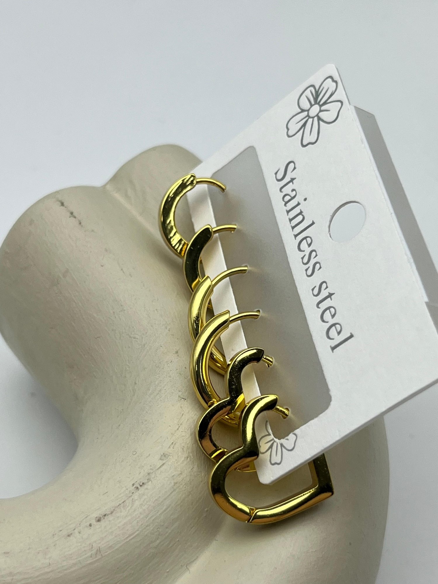 26clk75 Gold Kalp Formlu Çelik Halka Küpe Seti