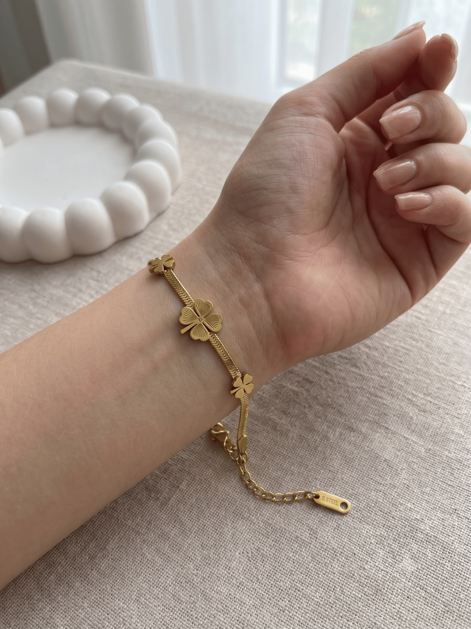 26cmblk13 - CM Çiçek Detaylı Gold Çelik Bileklik