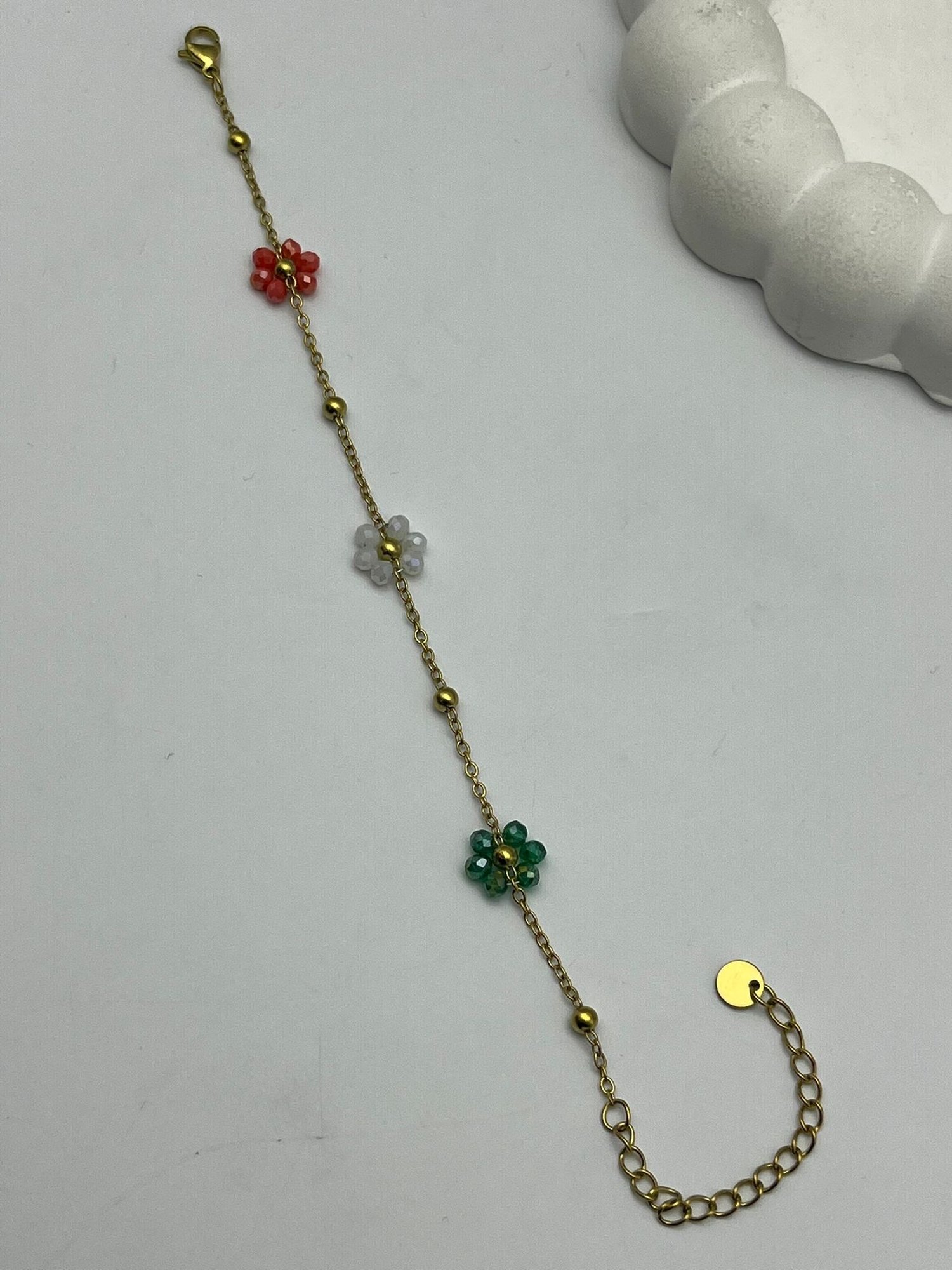 26cmblk44 - CM Çiçek Boncuk Detaylı Gold Çelik Bileklik