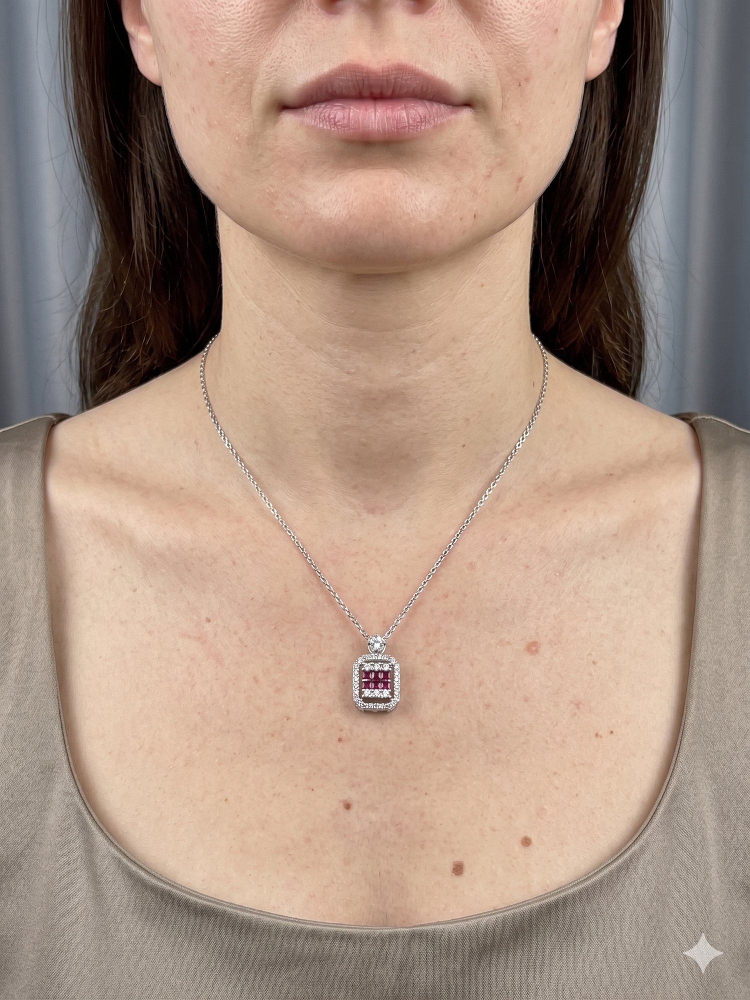26kly24 - Çelik Ruby Frame Kolye