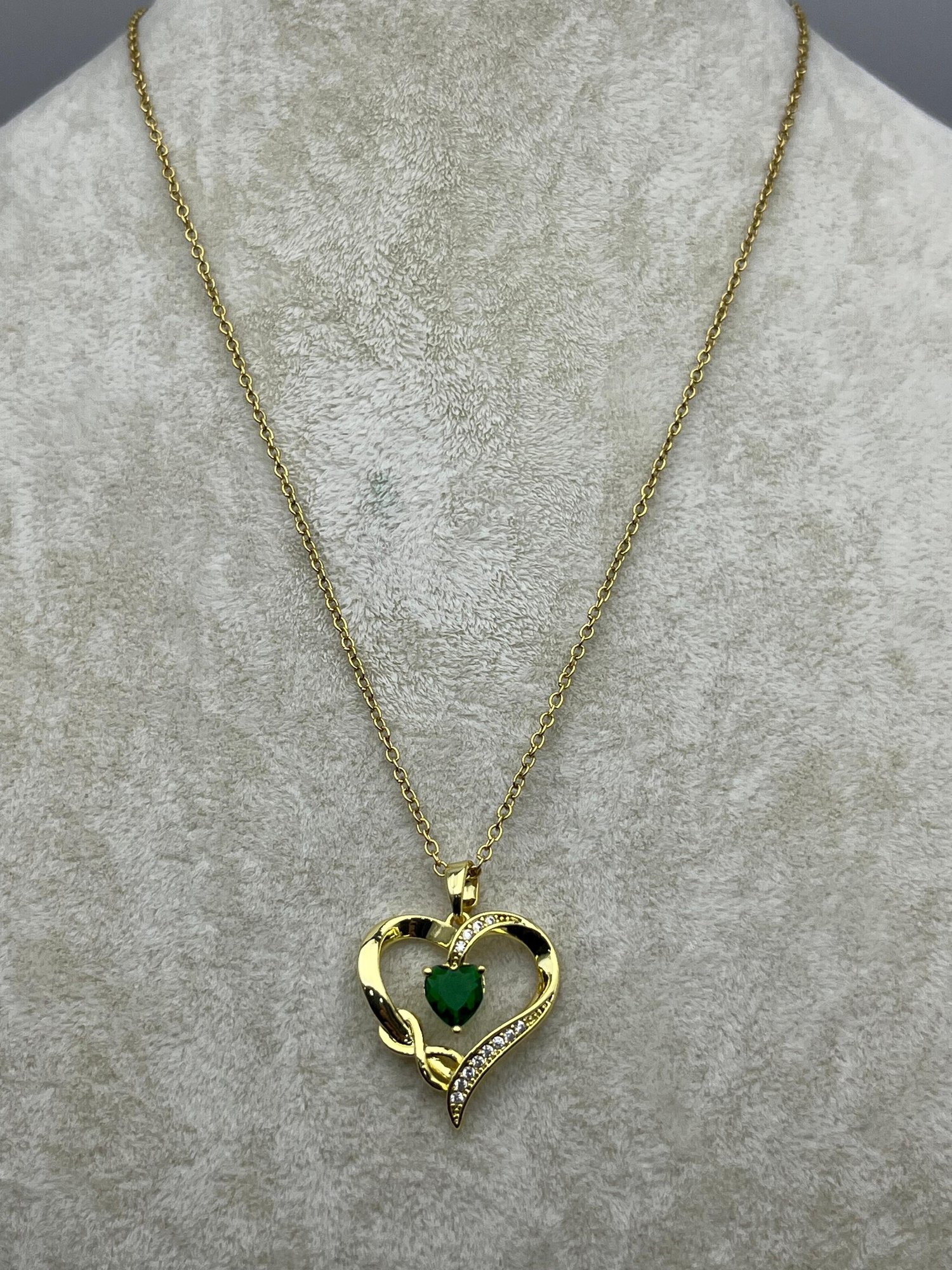 26kly32 - Çelik Emerald Heart Kolye