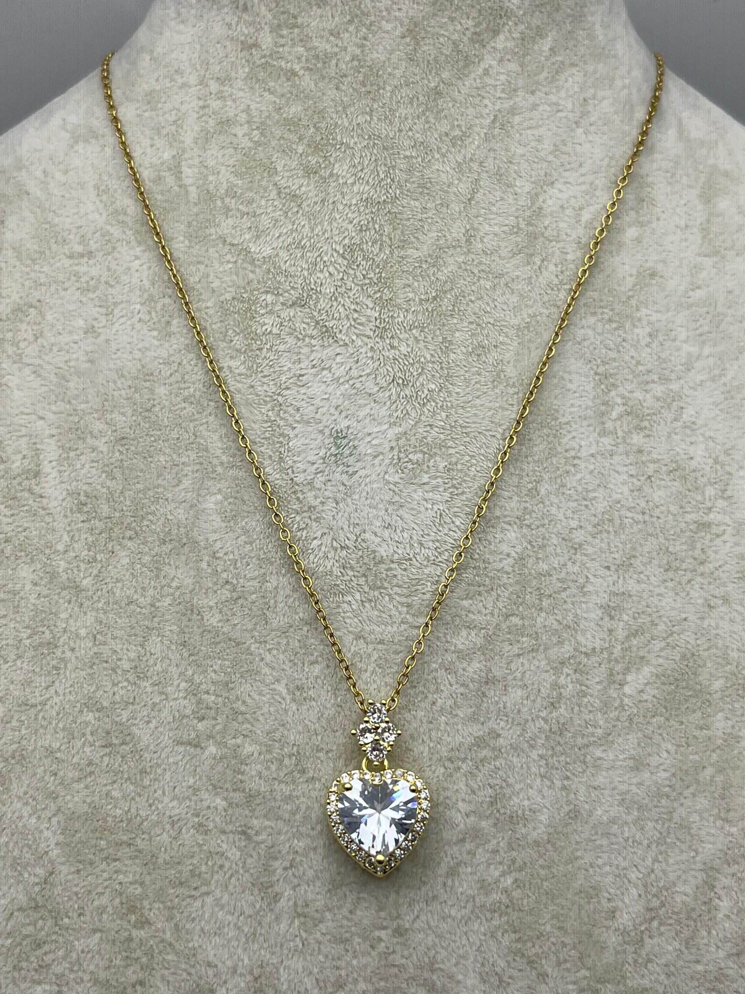 26kly99 -Steel Queen Heart Necklace
