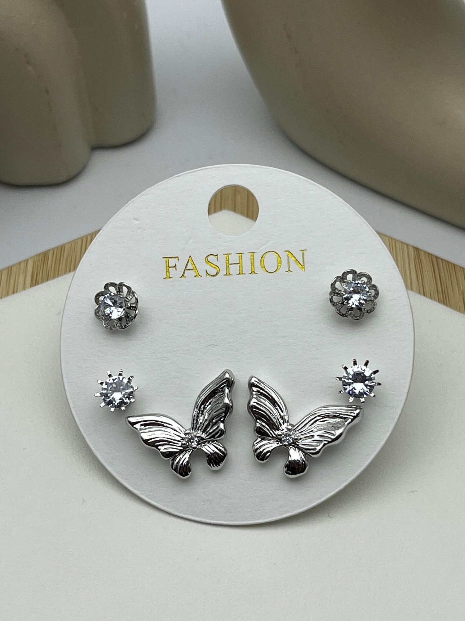 26vipkp77 - Silver Butterfly Çelik Küpe Seti
