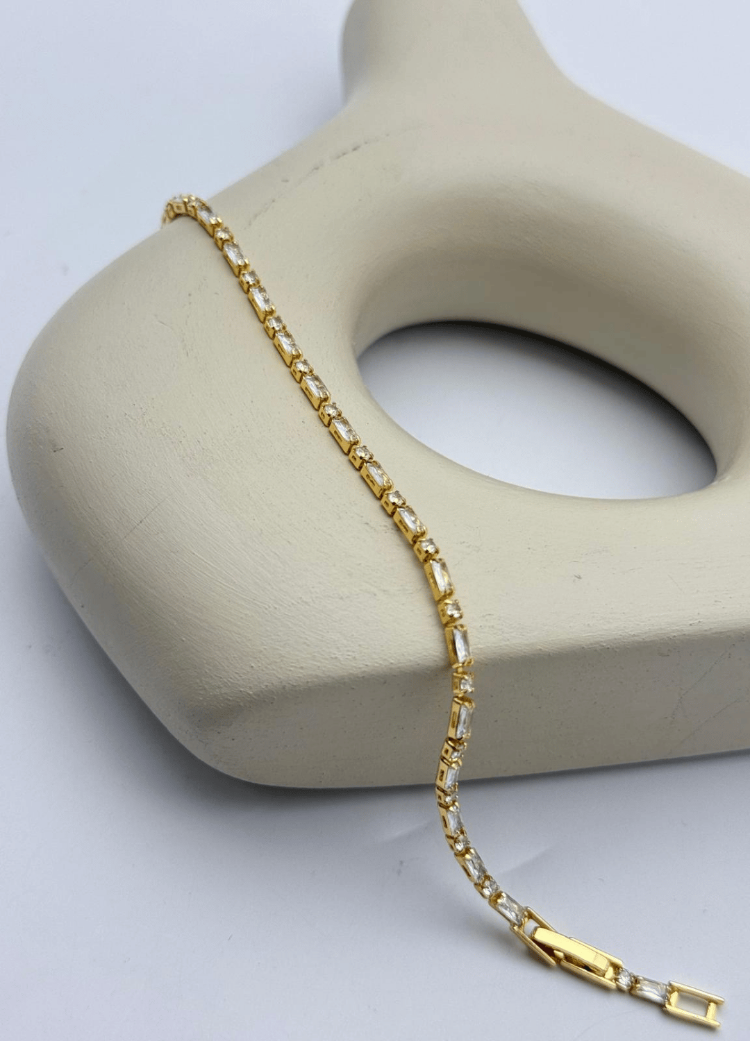 Çelik Gold Baget Taşlı Su Yolu Bileklik - 26slb25