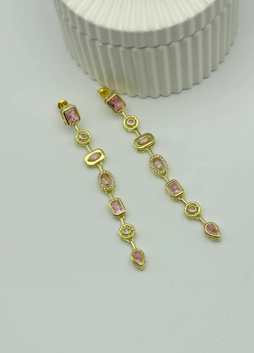 Çelik Gold Renkli Taşlı Küpe 25-clk62