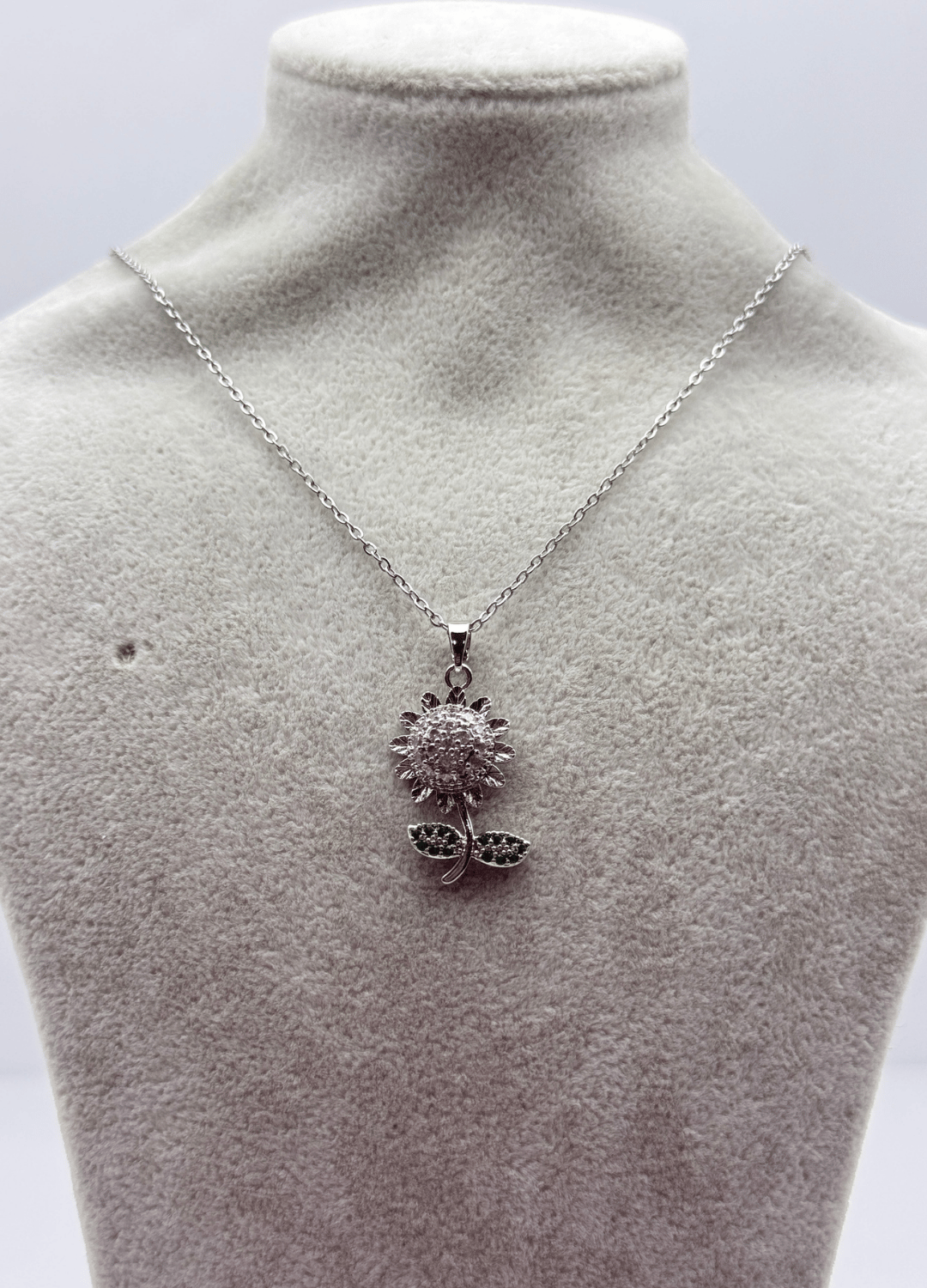 Çelik Silver Taşlı Ayçiçek Kolye - 25ctr435