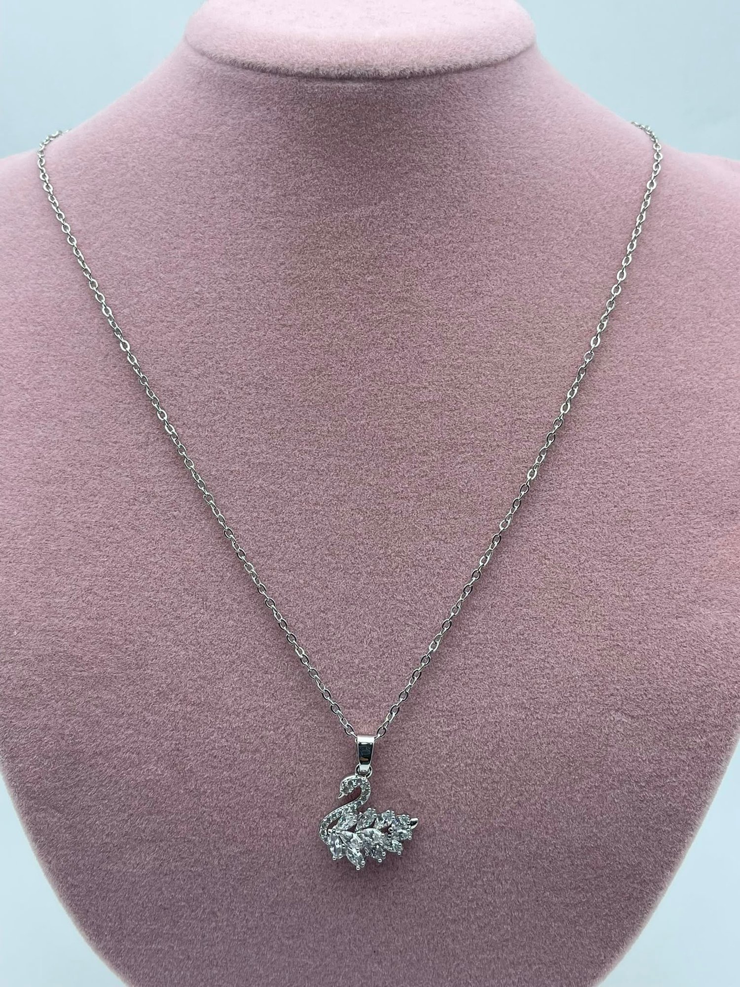 Çelik Taşlı Kuğu Çıtır Kolye