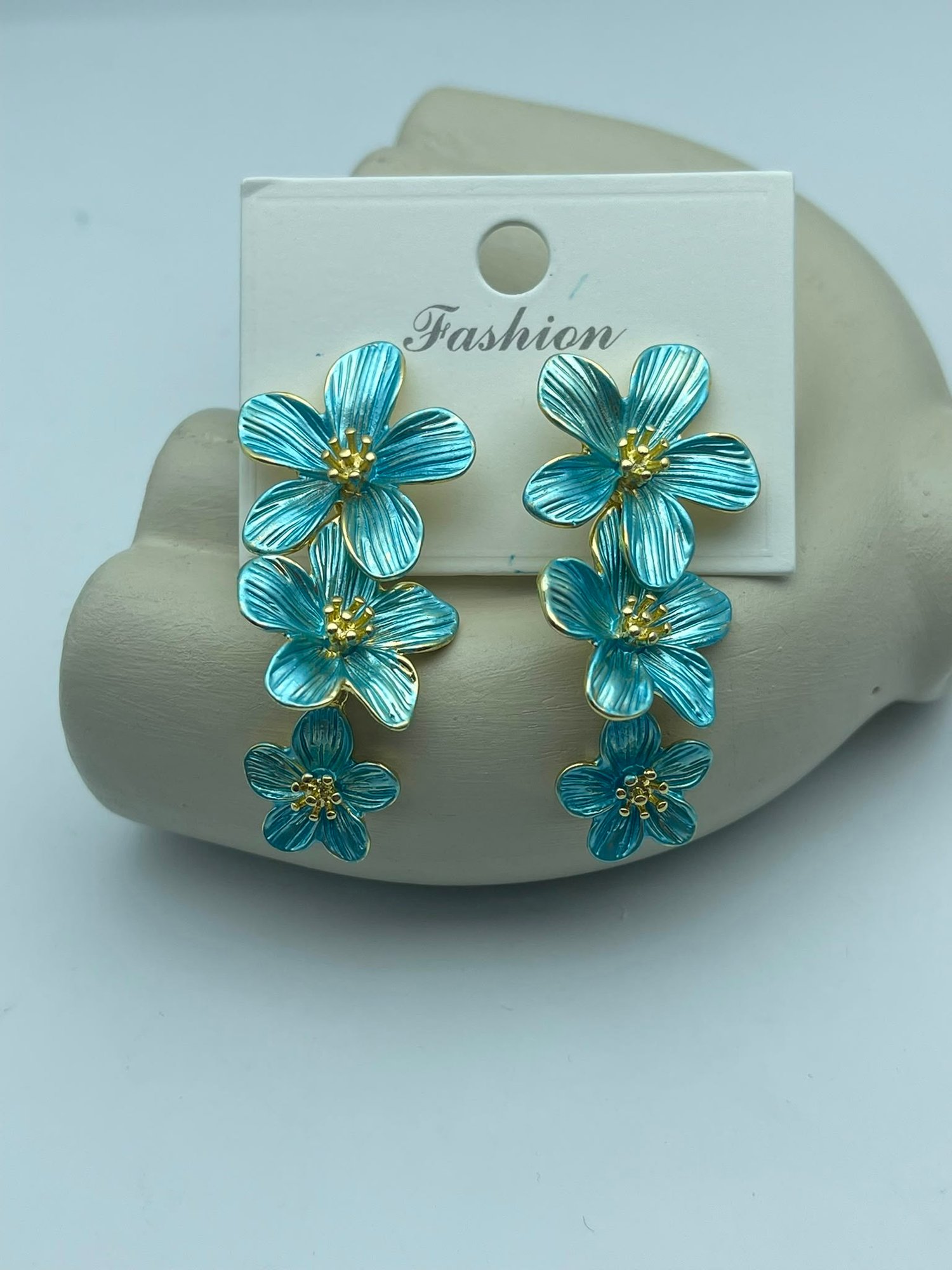 Mavi Üçlü Çiçek Sallantılı Küpe - 26vipk17