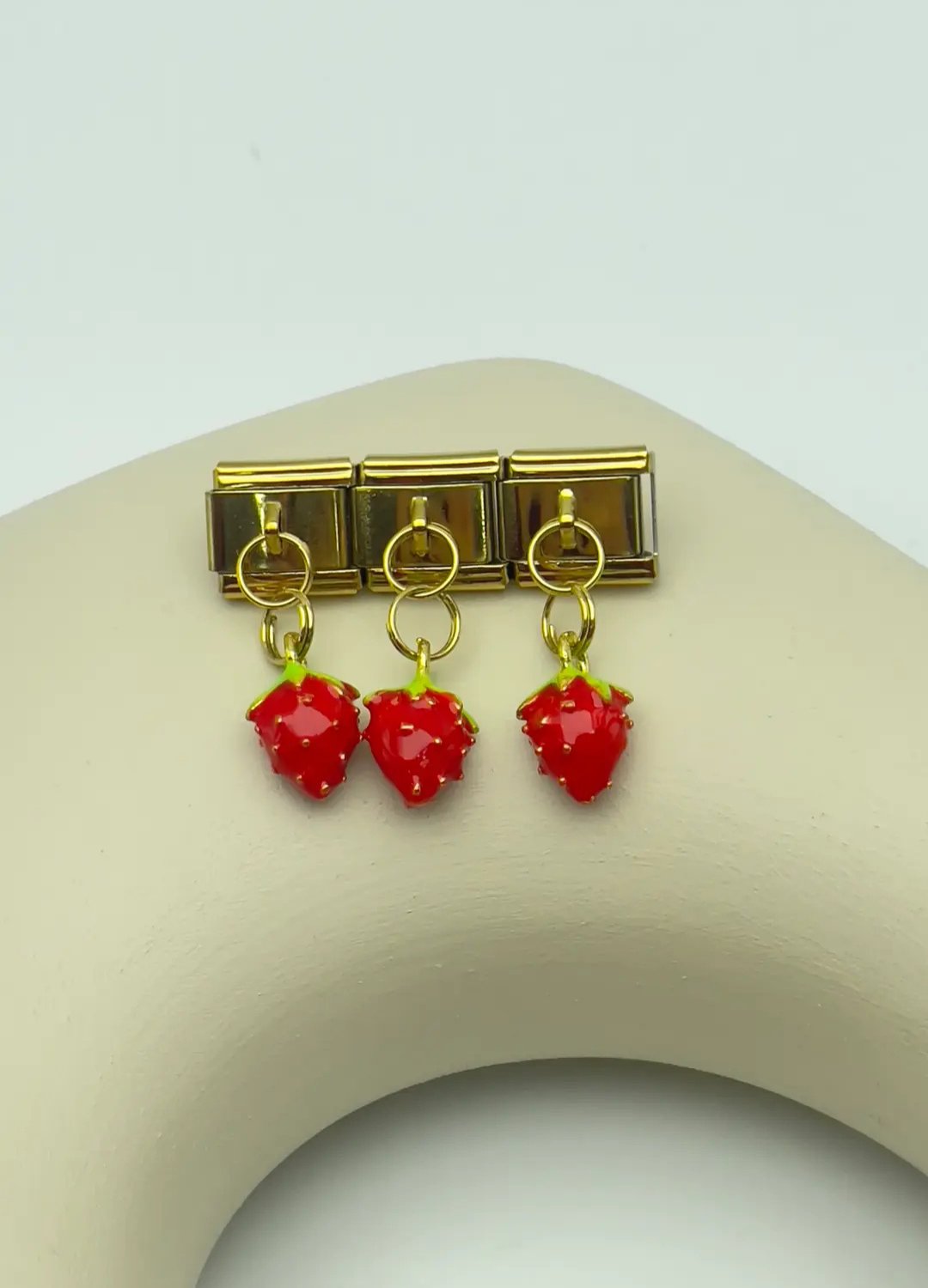 Sallantılı Charm