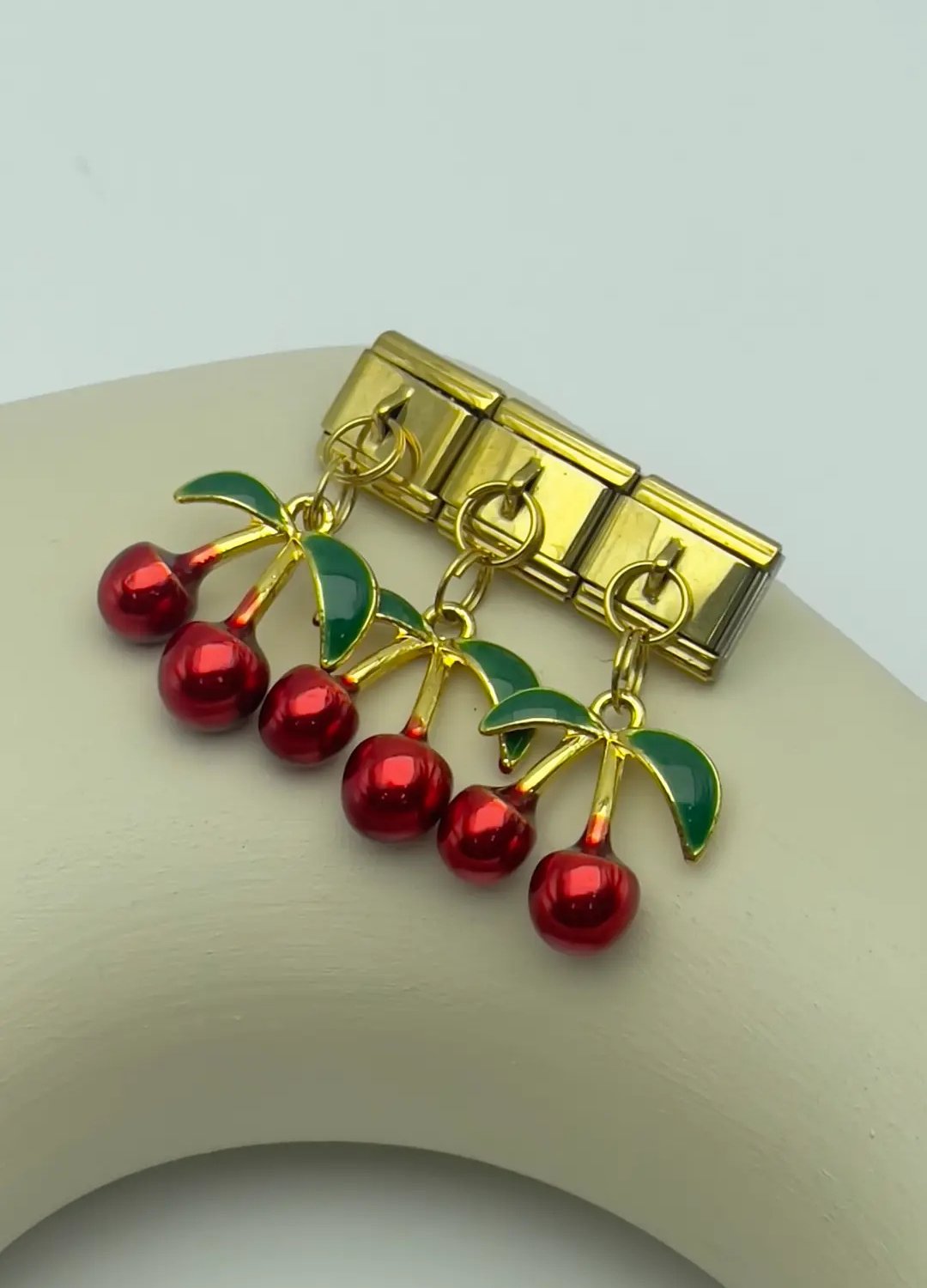 Sallantılı Charm