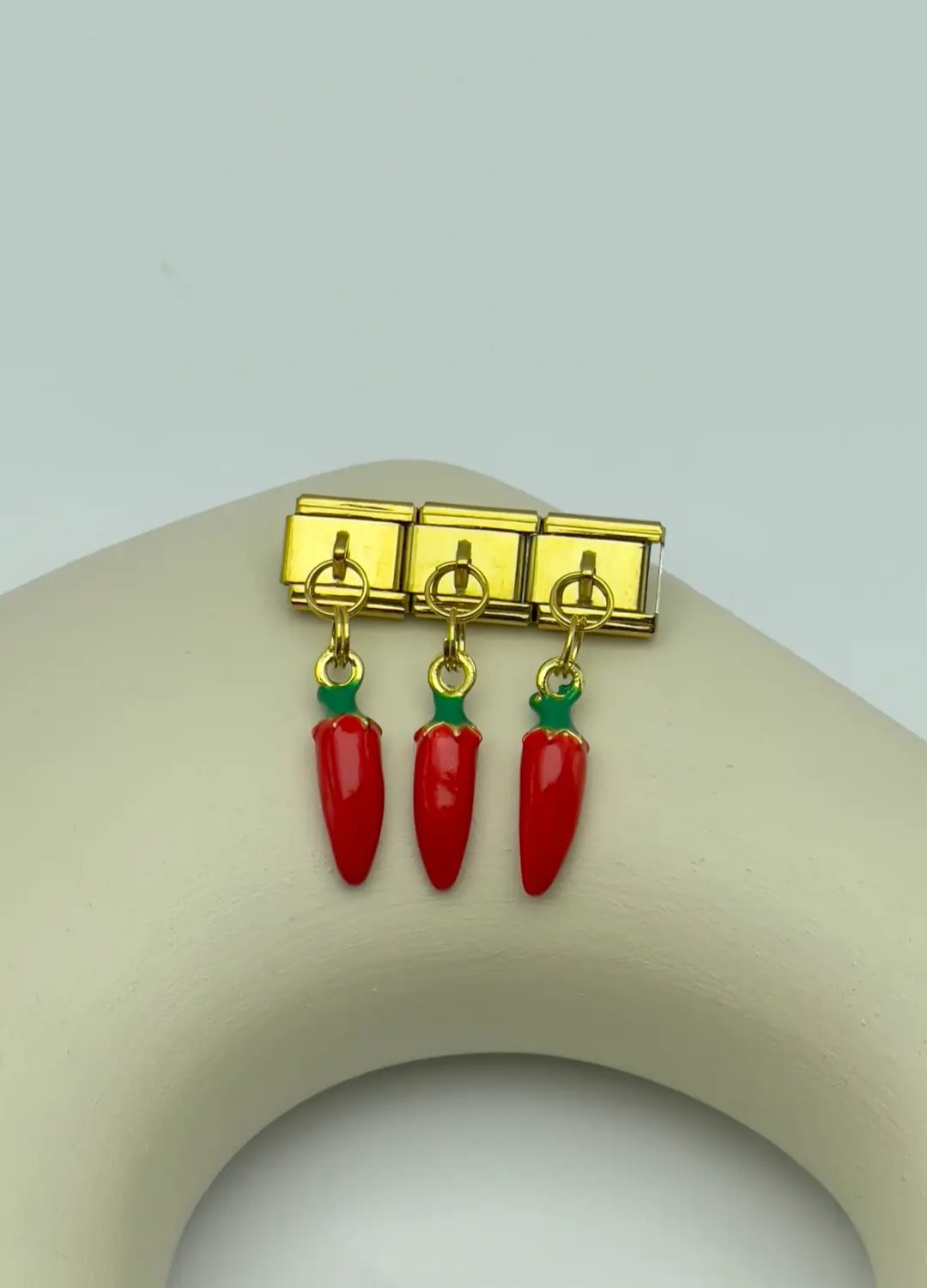 Sallantılı Charm