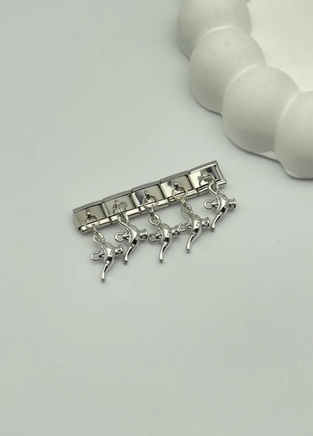 Sallantılı Nomi Charm