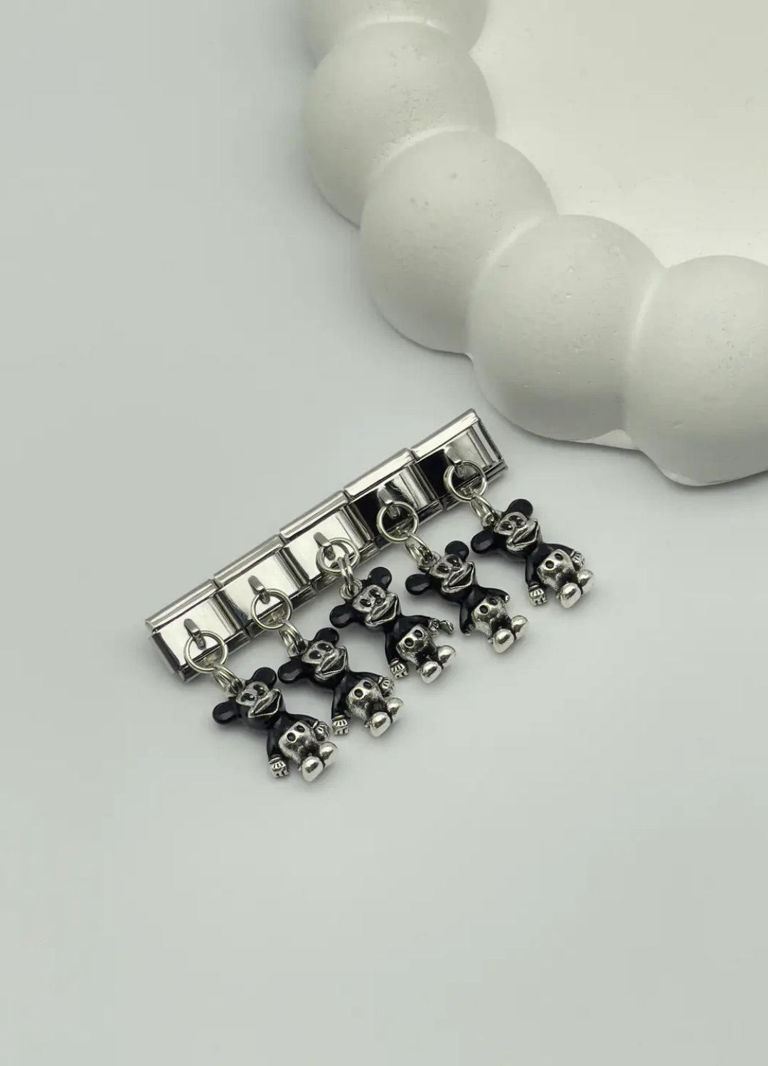 Sallantılı Nomi Charm